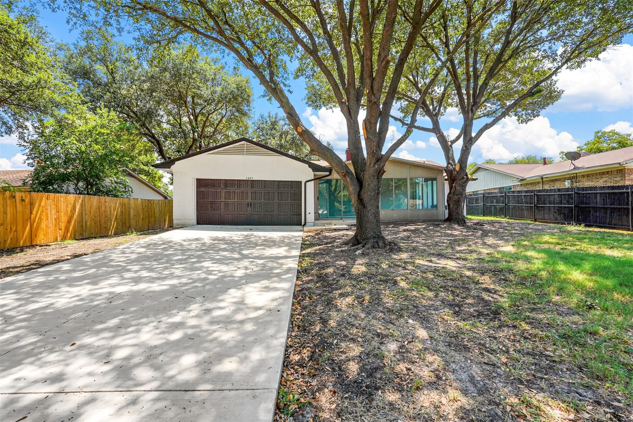 Single Family Residence For Sale in Dallas County , 2805 Sybil Drive, Mesquite, Texas 75149, 4 Bedroom, 2 Bathroom, 2 Garage spaces, 2,484 Sqft, built in 1980, mls#21346200, Real Estate Agent in Mesquite, Homes For Sale in Dallas county, Homes For Sale in Mesquite, Realtor in Mesquite Texas, Real Estate Brokerage Independent Realty Texas, Luminita Cordes Realtor