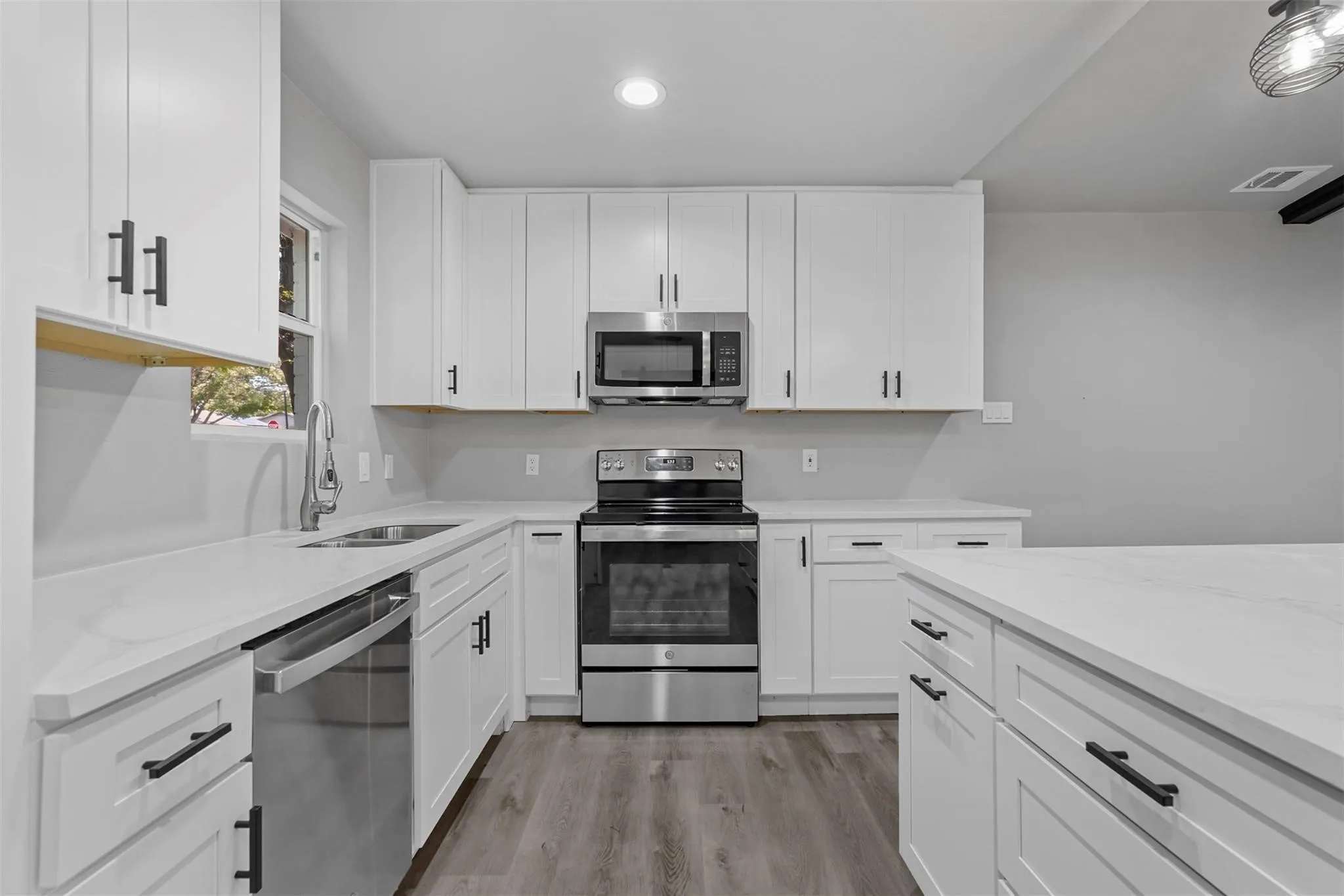 Single Family Residence For Sale in Dallas County , 2805 Sybil Drive, Mesquite, Texas 75149, 4 Bedroom, 2 Bathroom, 2 Garage spaces, 2,484 Sqft, built in 1980, mls#21346200, Real Estate Agent in Mesquite, Homes For Sale in Dallas county, Homes For Sale in Mesquite, Realtor in Mesquite Texas, Real Estate Brokerage Independent Realty Texas, Luminita Cordes Realtor