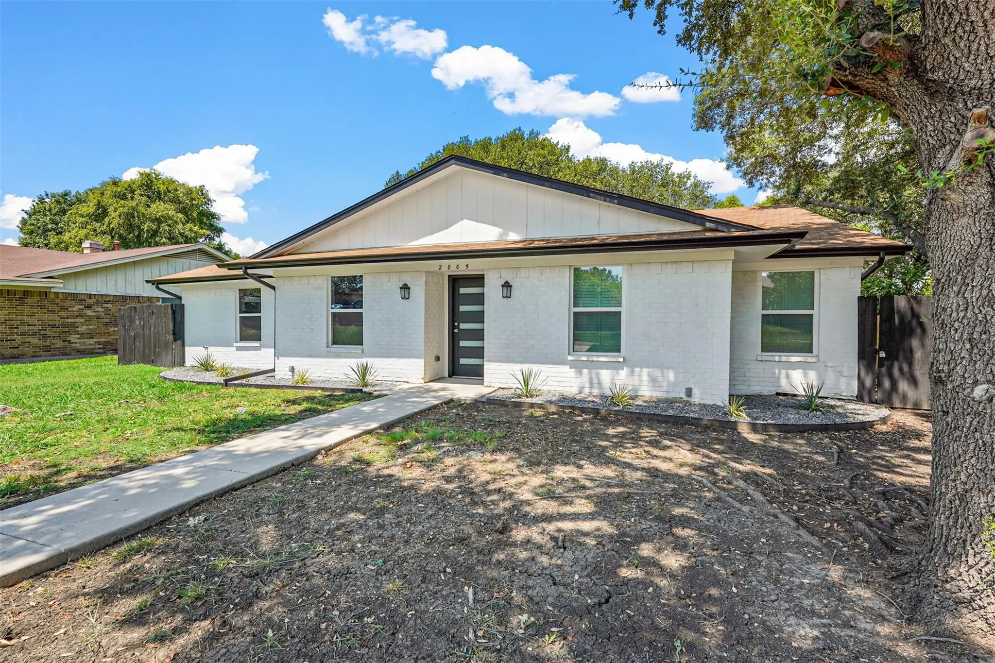 Single Family Residence For Sale in Dallas County , 2805 Sybil Drive, Mesquite, Texas 75149, 4 Bedroom, 2 Bathroom, 2 Garage spaces, 2,484 Sqft, built in 1980, mls#21346200, Real Estate Agent in Mesquite, Homes For Sale in Dallas county, Homes For Sale in Mesquite, Realtor in Mesquite Texas, Real Estate Brokerage Independent Realty Texas, Luminita Cordes Realtor