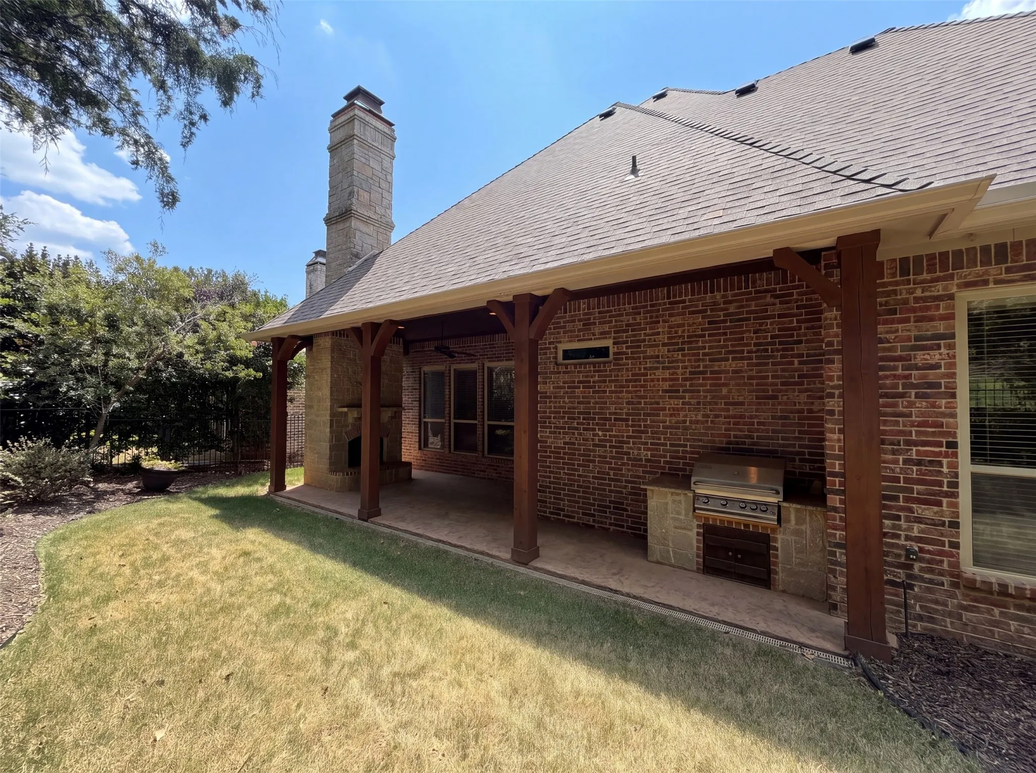 Single Family Residence For Sale in Tarrant County , 6113 Rock Dove Circle, Colleyville, Texas 76034, 3 Bedroom, 4 Bathroom, 2 Garage spaces, 3,721 Sqft, built in 2008, mls#21347036, Real Estate Agent in Colleyville, Homes For Sale in Tarrant county, Homes For Sale in Colleyville, Realtor in Colleyville Texas, Real Estate Brokerage Independent Realty Texas, Luminita Cordes Realtor