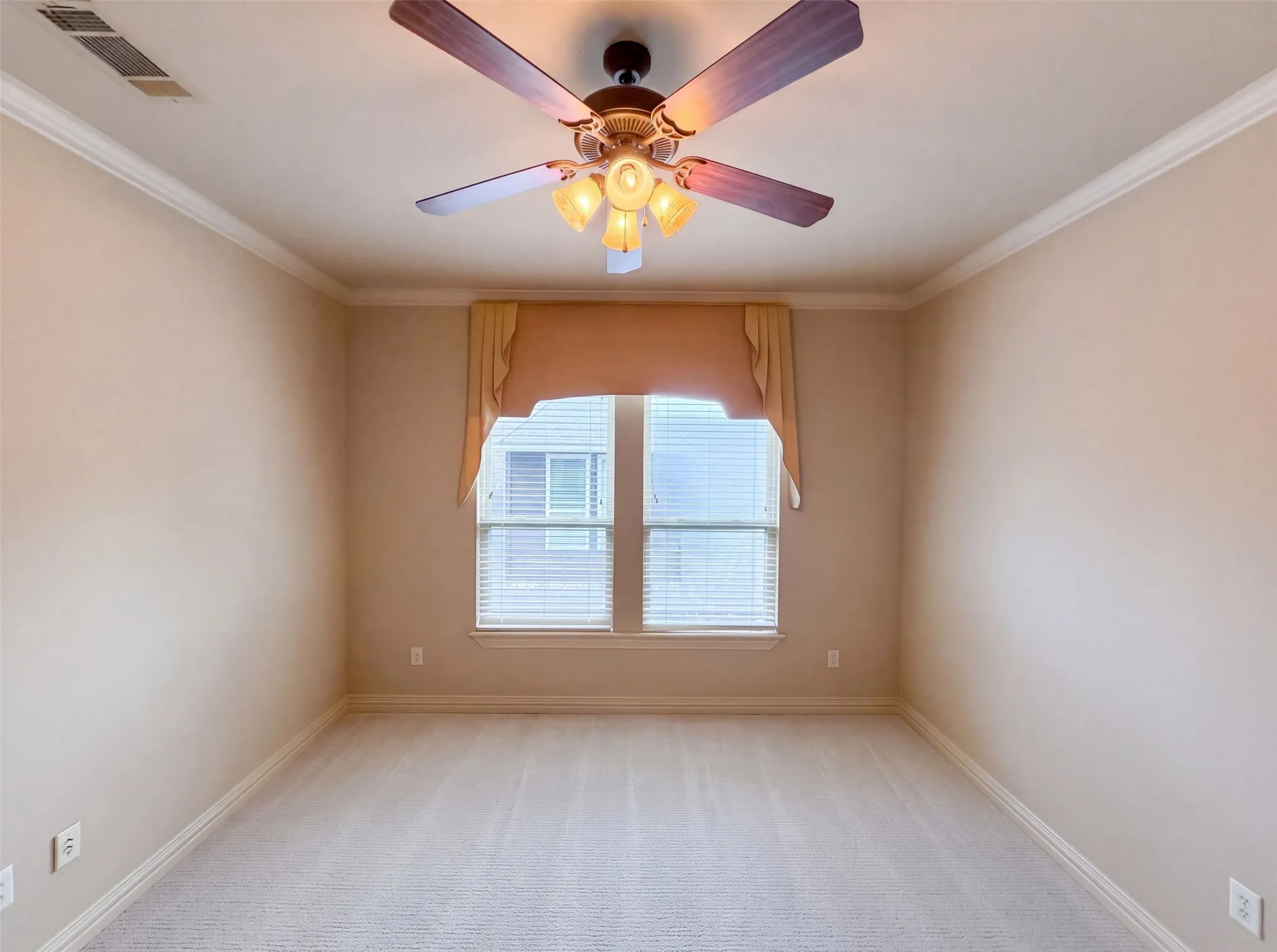 Single Family Residence For Sale in Tarrant County , 6113 Rock Dove Circle, Colleyville, Texas 76034, 3 Bedroom, 4 Bathroom, 2 Garage spaces, 3,721 Sqft, built in 2008, mls#21347036, Real Estate Agent in Colleyville, Homes For Sale in Tarrant county, Homes For Sale in Colleyville, Realtor in Colleyville Texas, Real Estate Brokerage Independent Realty Texas, Luminita Cordes Realtor