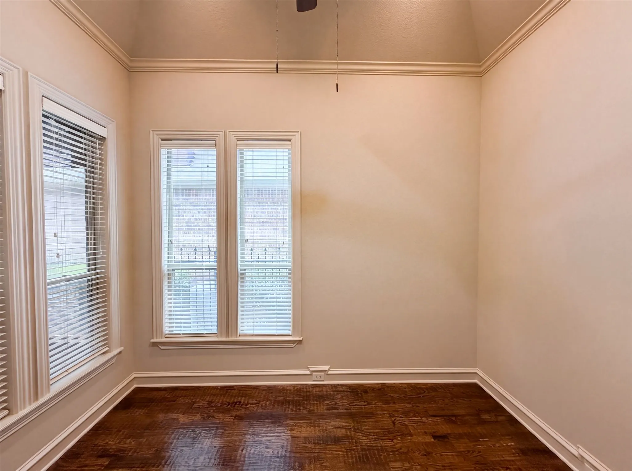 Single Family Residence For Sale in Tarrant County , 6113 Rock Dove Circle, Colleyville, Texas 76034, 3 Bedroom, 4 Bathroom, 2 Garage spaces, 3,721 Sqft, built in 2008, mls#21347036, Real Estate Agent in Colleyville, Homes For Sale in Tarrant county, Homes For Sale in Colleyville, Realtor in Colleyville Texas, Real Estate Brokerage Independent Realty Texas, Luminita Cordes Realtor