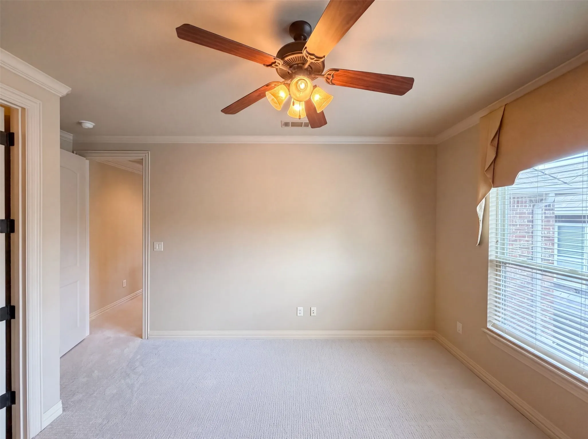 Single Family Residence For Sale in Tarrant County , 6113 Rock Dove Circle, Colleyville, Texas 76034, 3 Bedroom, 4 Bathroom, 2 Garage spaces, 3,721 Sqft, built in 2008, mls#21347036, Real Estate Agent in Colleyville, Homes For Sale in Tarrant county, Homes For Sale in Colleyville, Realtor in Colleyville Texas, Real Estate Brokerage Independent Realty Texas, Luminita Cordes Realtor