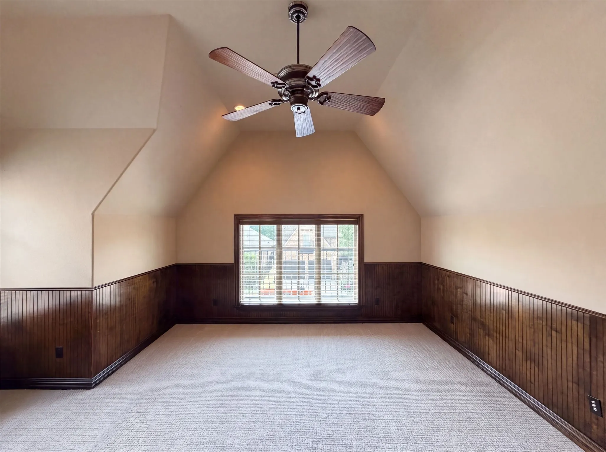 Single Family Residence For Sale in Tarrant County , 6113 Rock Dove Circle, Colleyville, Texas 76034, 3 Bedroom, 4 Bathroom, 2 Garage spaces, 3,721 Sqft, built in 2008, mls#21347036, Real Estate Agent in Colleyville, Homes For Sale in Tarrant county, Homes For Sale in Colleyville, Realtor in Colleyville Texas, Real Estate Brokerage Independent Realty Texas, Luminita Cordes Realtor