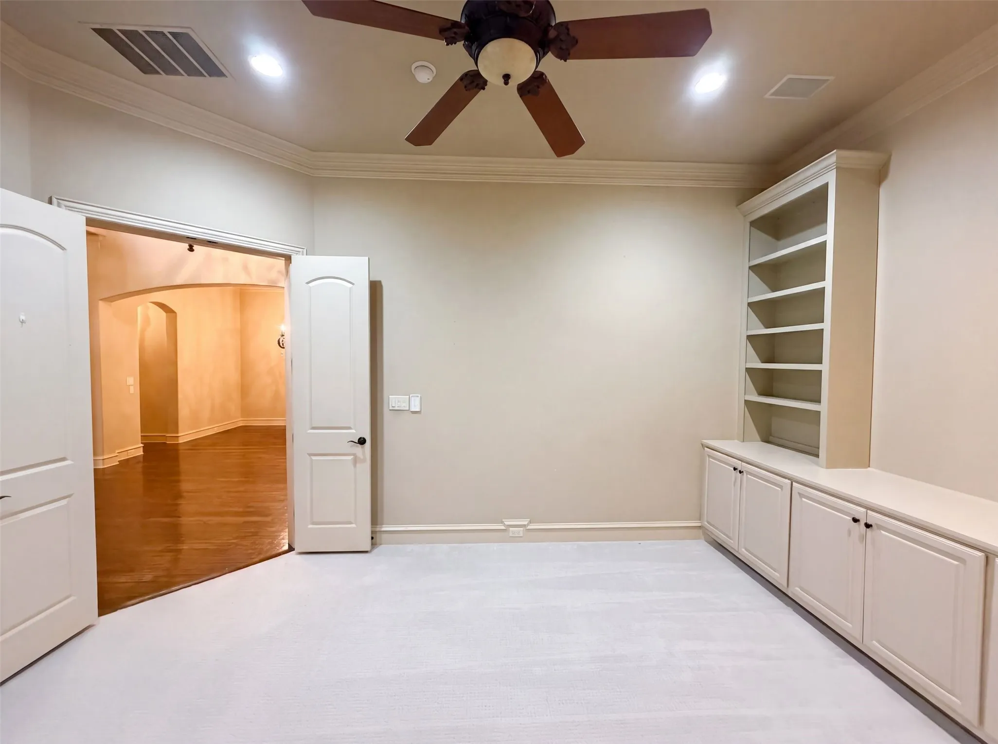 Single Family Residence For Sale in Tarrant County , 6113 Rock Dove Circle, Colleyville, Texas 76034, 3 Bedroom, 4 Bathroom, 2 Garage spaces, 3,721 Sqft, built in 2008, mls#21347036, Real Estate Agent in Colleyville, Homes For Sale in Tarrant county, Homes For Sale in Colleyville, Realtor in Colleyville Texas, Real Estate Brokerage Independent Realty Texas, Luminita Cordes Realtor