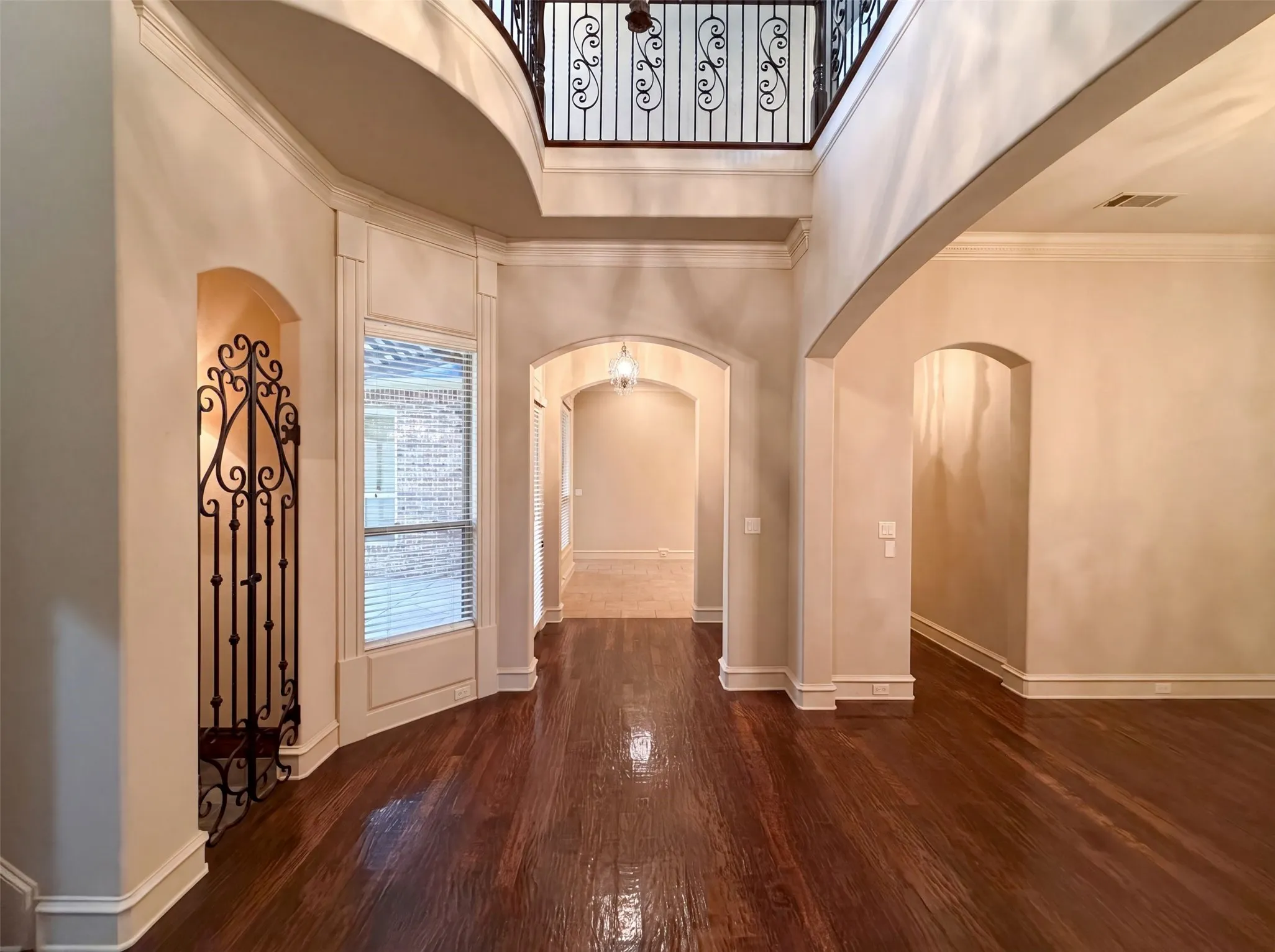 Single Family Residence For Sale in Tarrant County , 6113 Rock Dove Circle, Colleyville, Texas 76034, 3 Bedroom, 4 Bathroom, 2 Garage spaces, 3,721 Sqft, built in 2008, mls#21347036, Real Estate Agent in Colleyville, Homes For Sale in Tarrant county, Homes For Sale in Colleyville, Realtor in Colleyville Texas, Real Estate Brokerage Independent Realty Texas, Luminita Cordes Realtor