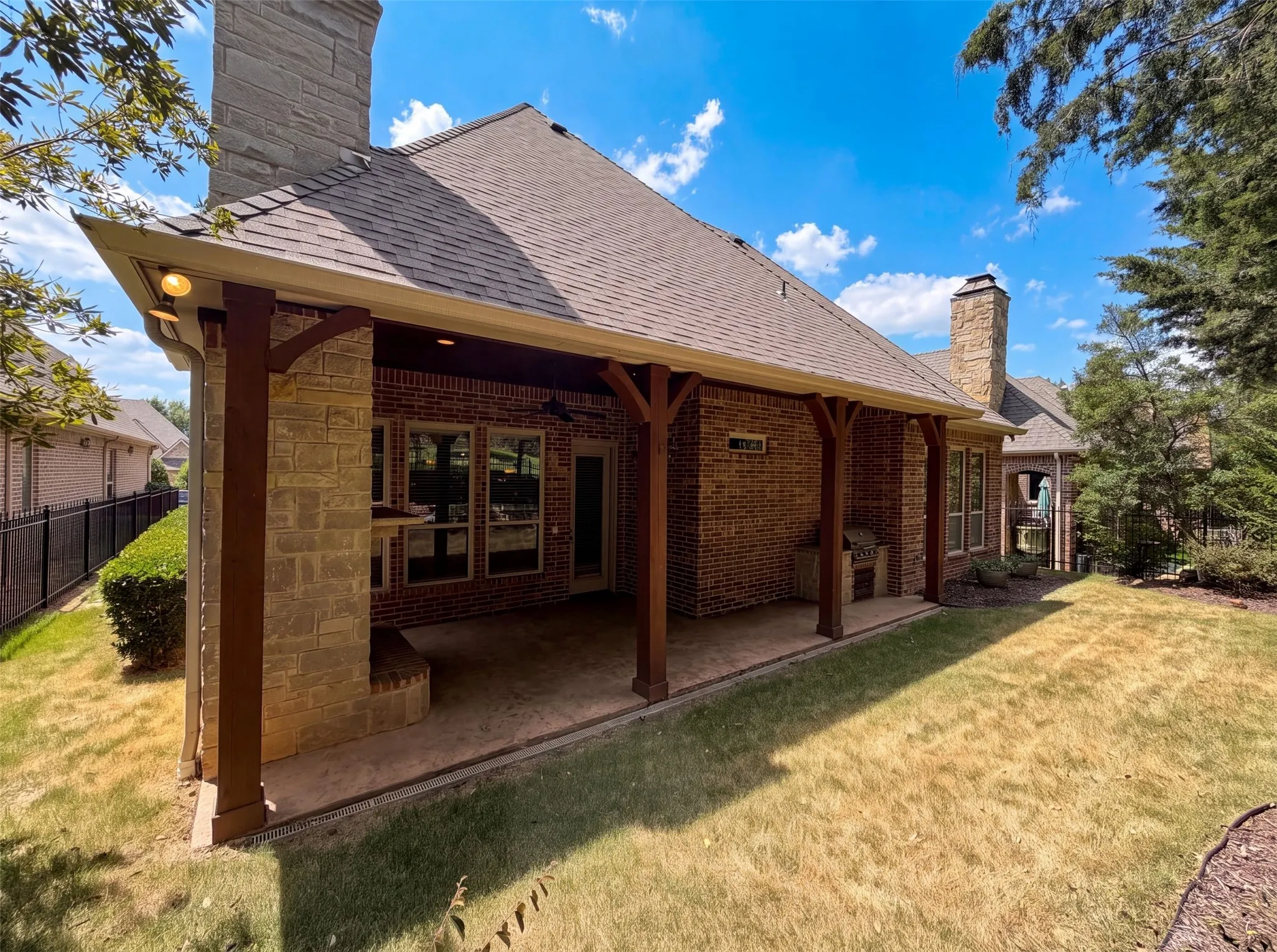 Single Family Residence For Sale in Tarrant County , 6113 Rock Dove Circle, Colleyville, Texas 76034, 3 Bedroom, 4 Bathroom, 2 Garage spaces, 3,721 Sqft, built in 2008, mls#21347036, Real Estate Agent in Colleyville, Homes For Sale in Tarrant county, Homes For Sale in Colleyville, Realtor in Colleyville Texas, Real Estate Brokerage Independent Realty Texas, Luminita Cordes Realtor