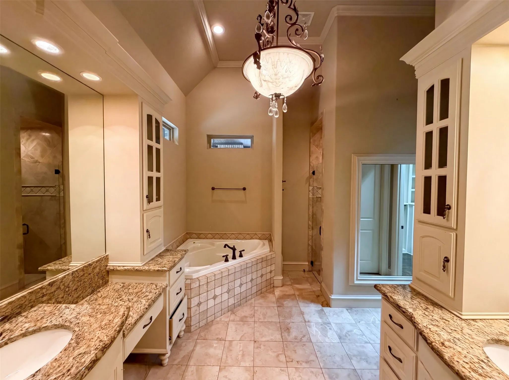 Single Family Residence For Sale in Tarrant County , 6113 Rock Dove Circle, Colleyville, Texas 76034, 3 Bedroom, 4 Bathroom, 2 Garage spaces, 3,721 Sqft, built in 2008, mls#21347036, Real Estate Agent in Colleyville, Homes For Sale in Tarrant county, Homes For Sale in Colleyville, Realtor in Colleyville Texas, Real Estate Brokerage Independent Realty Texas, Luminita Cordes Realtor