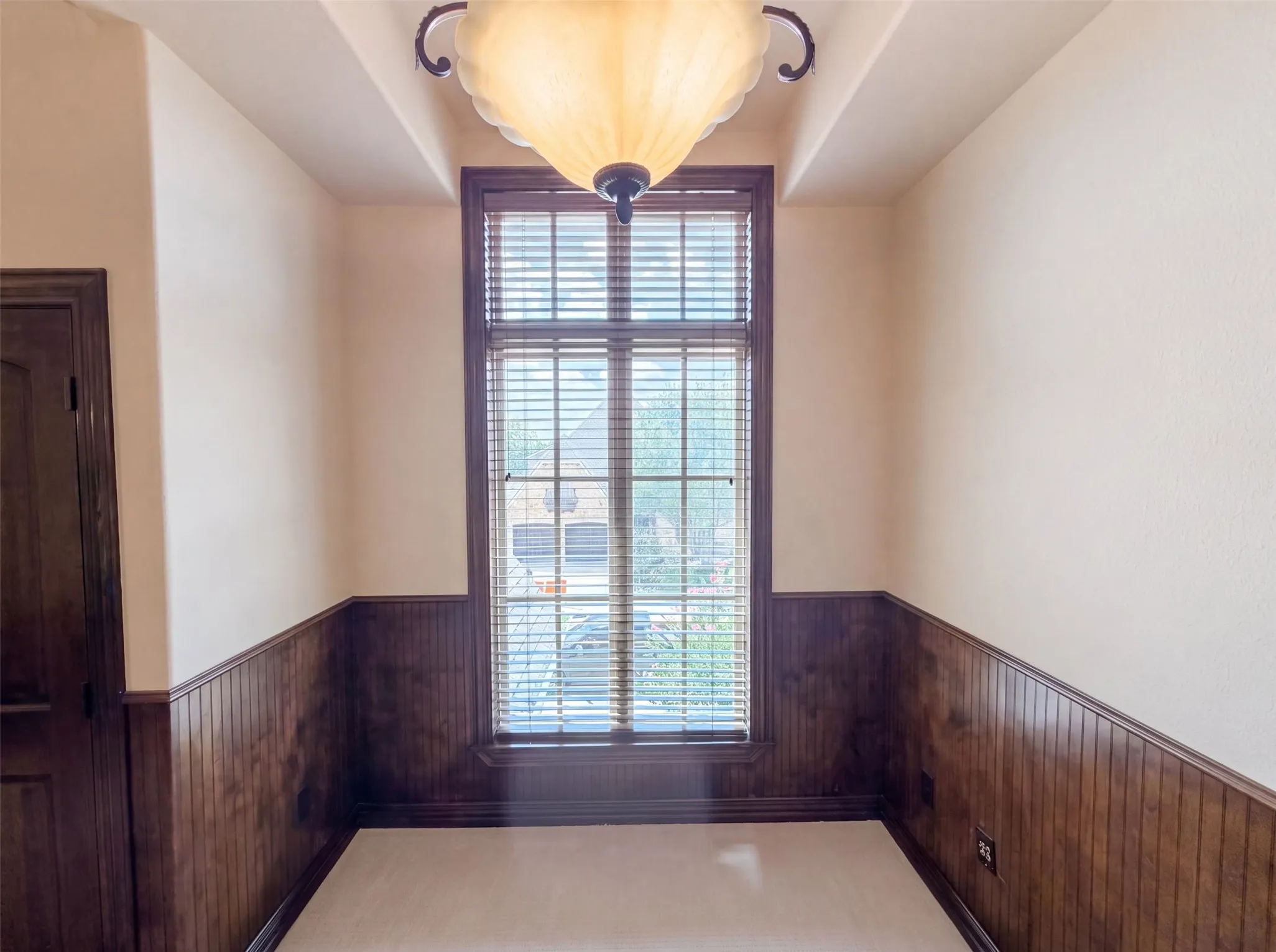 Single Family Residence For Sale in Tarrant County , 6113 Rock Dove Circle, Colleyville, Texas 76034, 3 Bedroom, 4 Bathroom, 2 Garage spaces, 3,721 Sqft, built in 2008, mls#21347036, Real Estate Agent in Colleyville, Homes For Sale in Tarrant county, Homes For Sale in Colleyville, Realtor in Colleyville Texas, Real Estate Brokerage Independent Realty Texas, Luminita Cordes Realtor