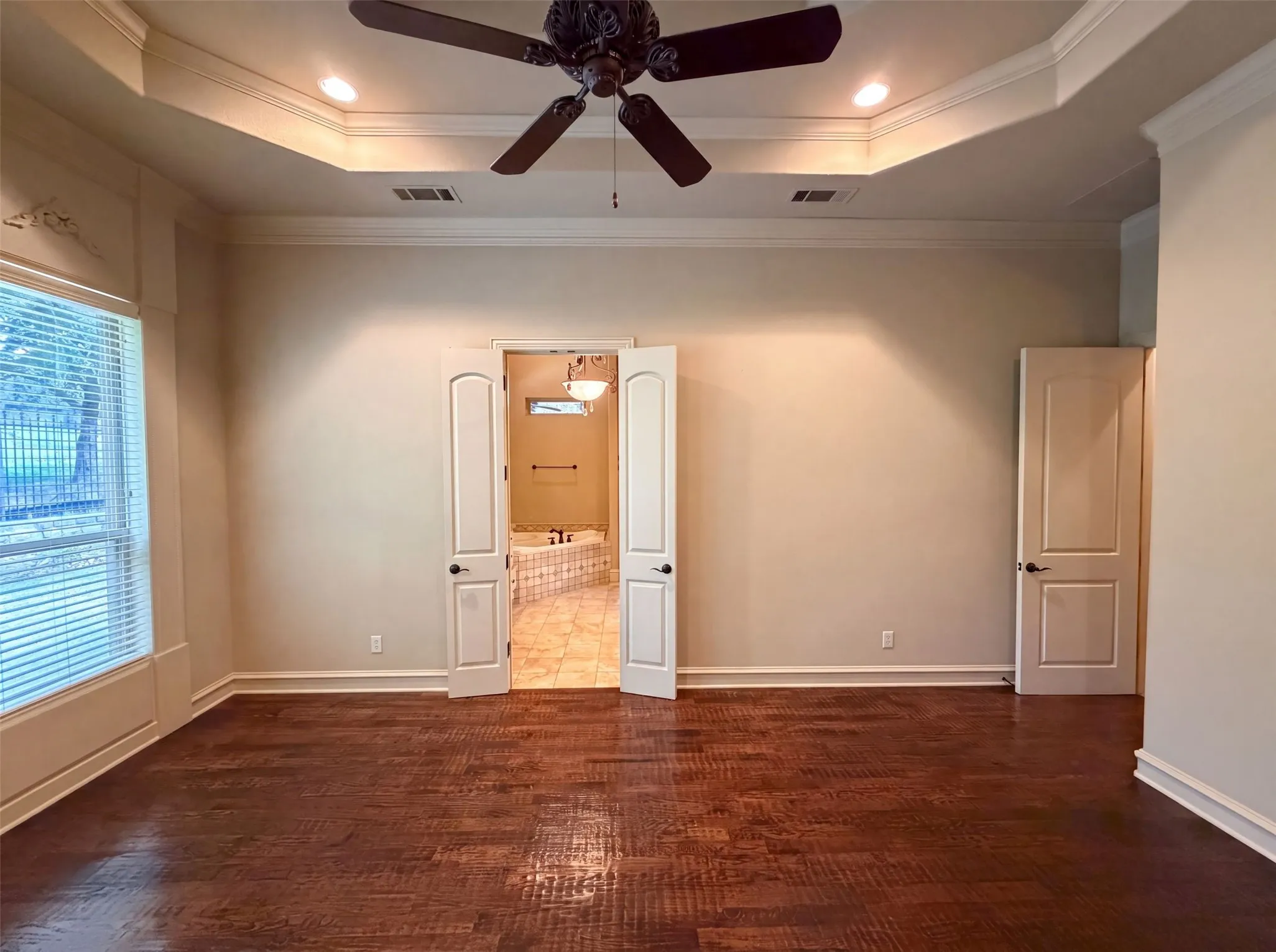 Single Family Residence For Sale in Tarrant County , 6113 Rock Dove Circle, Colleyville, Texas 76034, 3 Bedroom, 4 Bathroom, 2 Garage spaces, 3,721 Sqft, built in 2008, mls#21347036, Real Estate Agent in Colleyville, Homes For Sale in Tarrant county, Homes For Sale in Colleyville, Realtor in Colleyville Texas, Real Estate Brokerage Independent Realty Texas, Luminita Cordes Realtor