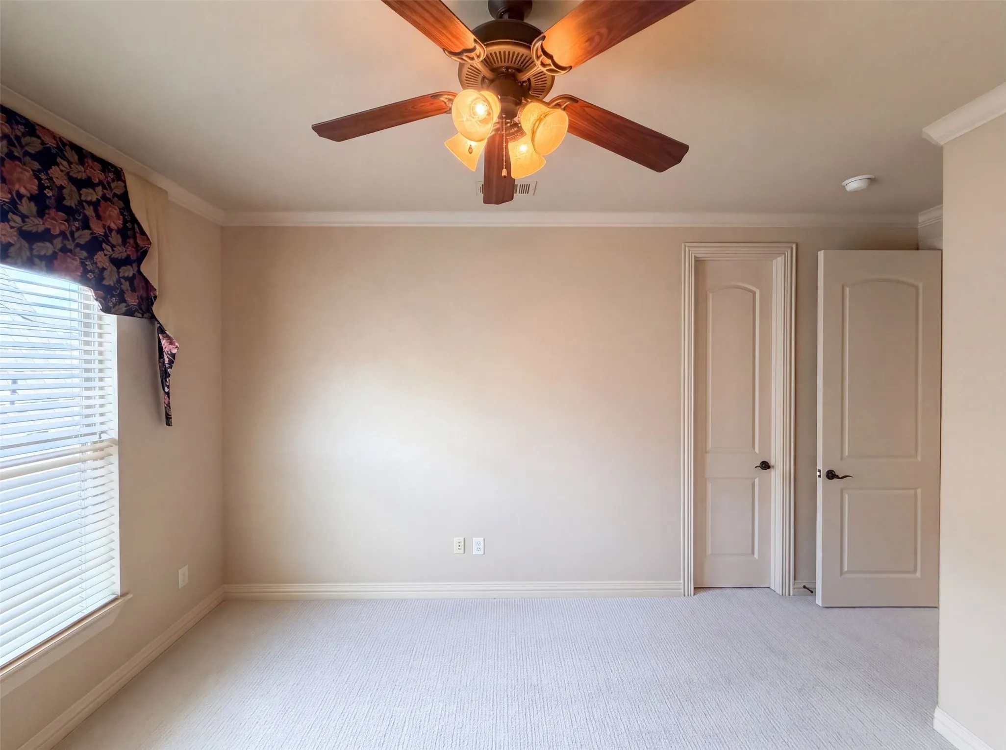 Single Family Residence For Sale in Tarrant County , 6113 Rock Dove Circle, Colleyville, Texas 76034, 3 Bedroom, 4 Bathroom, 2 Garage spaces, 3,721 Sqft, built in 2008, mls#21347036, Real Estate Agent in Colleyville, Homes For Sale in Tarrant county, Homes For Sale in Colleyville, Realtor in Colleyville Texas, Real Estate Brokerage Independent Realty Texas, Luminita Cordes Realtor