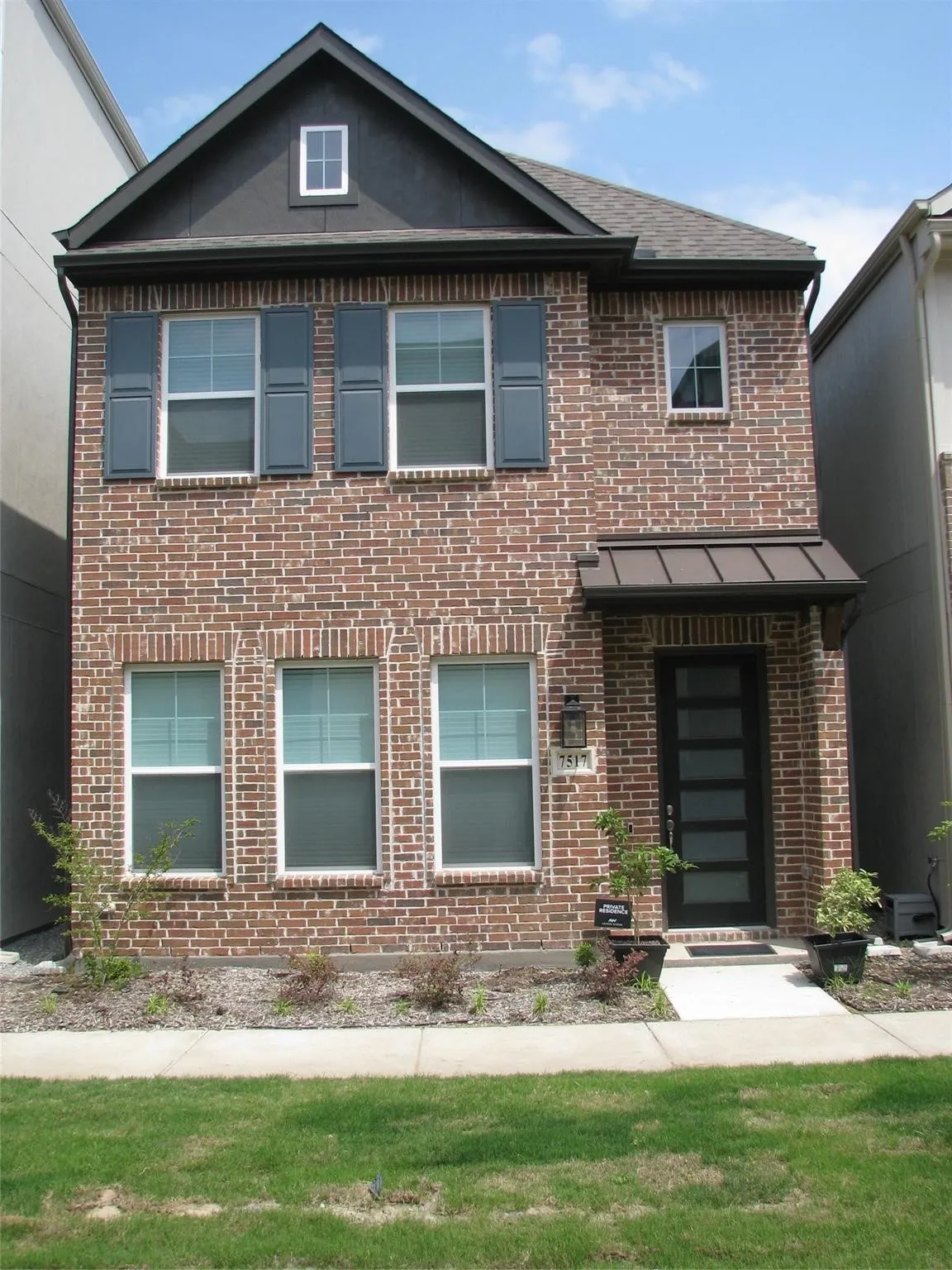 Single Family Residence For Rent in Dallas County , 7557 Laburnam Road, Dallas, Texas 75228, 3 Bedroom, 3 Bathroom, 2 Garage spaces, 1,580 Sqft, built in 2024, mls#21345195, Real Estate Agent in Dallas, Homes For Rent in Dallas county, Homes For Rent in Dallas, Realtor in Dallas Texas, Real Estate Brokerage Independent Realty Texas, Luminita Cordes Realtor