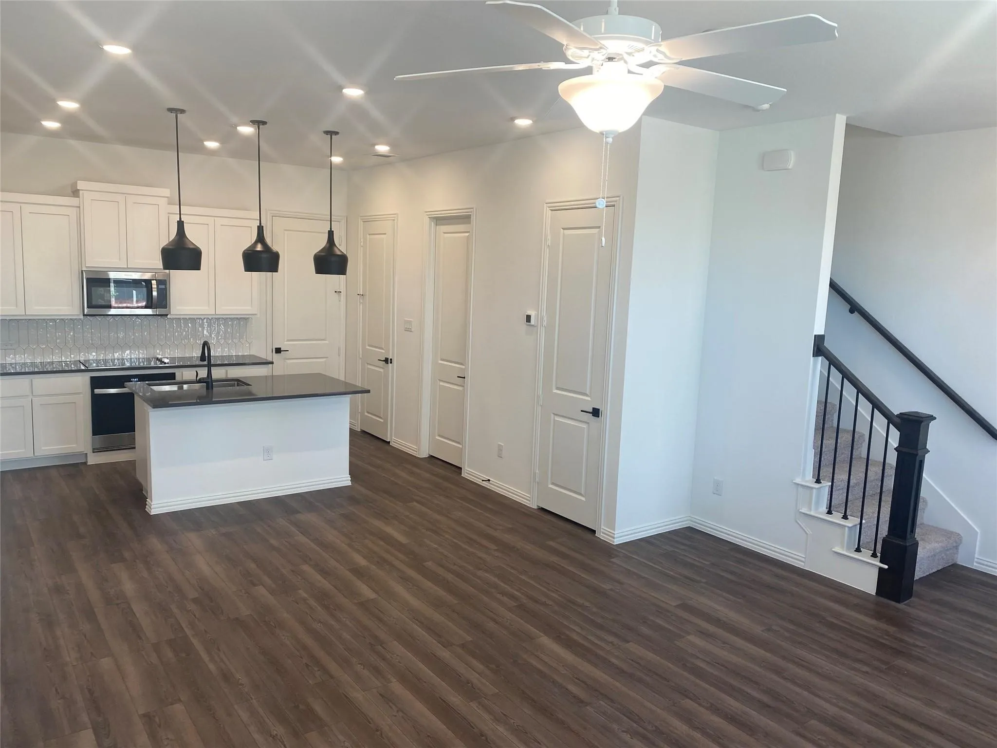 Single Family Residence For Rent in Dallas County , 7557 Laburnam Road, Dallas, Texas 75228, 3 Bedroom, 3 Bathroom, 2 Garage spaces, 1,580 Sqft, built in 2024, mls#21345195, Real Estate Agent in Dallas, Homes For Rent in Dallas county, Homes For Rent in Dallas, Realtor in Dallas Texas, Real Estate Brokerage Independent Realty Texas, Luminita Cordes Realtor