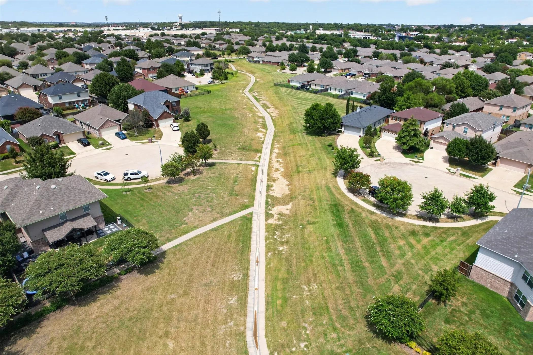 Single Family Residence For Sale in Tarrant County , 9000 Quarry Ridge Trail, Fort Worth, Texas 76244, 4 Bedroom, 2 Bathroom, 2 Garage spaces, 1,572 Sqft, built in 2009, mls#21347044, Real Estate Agent in Fort Worth, Homes For Sale in Tarrant county, Homes For Sale in Fort Worth, Realtor in Fort Worth Texas, Real Estate Brokerage Independent Realty Texas, Luminita Cordes Realtor
