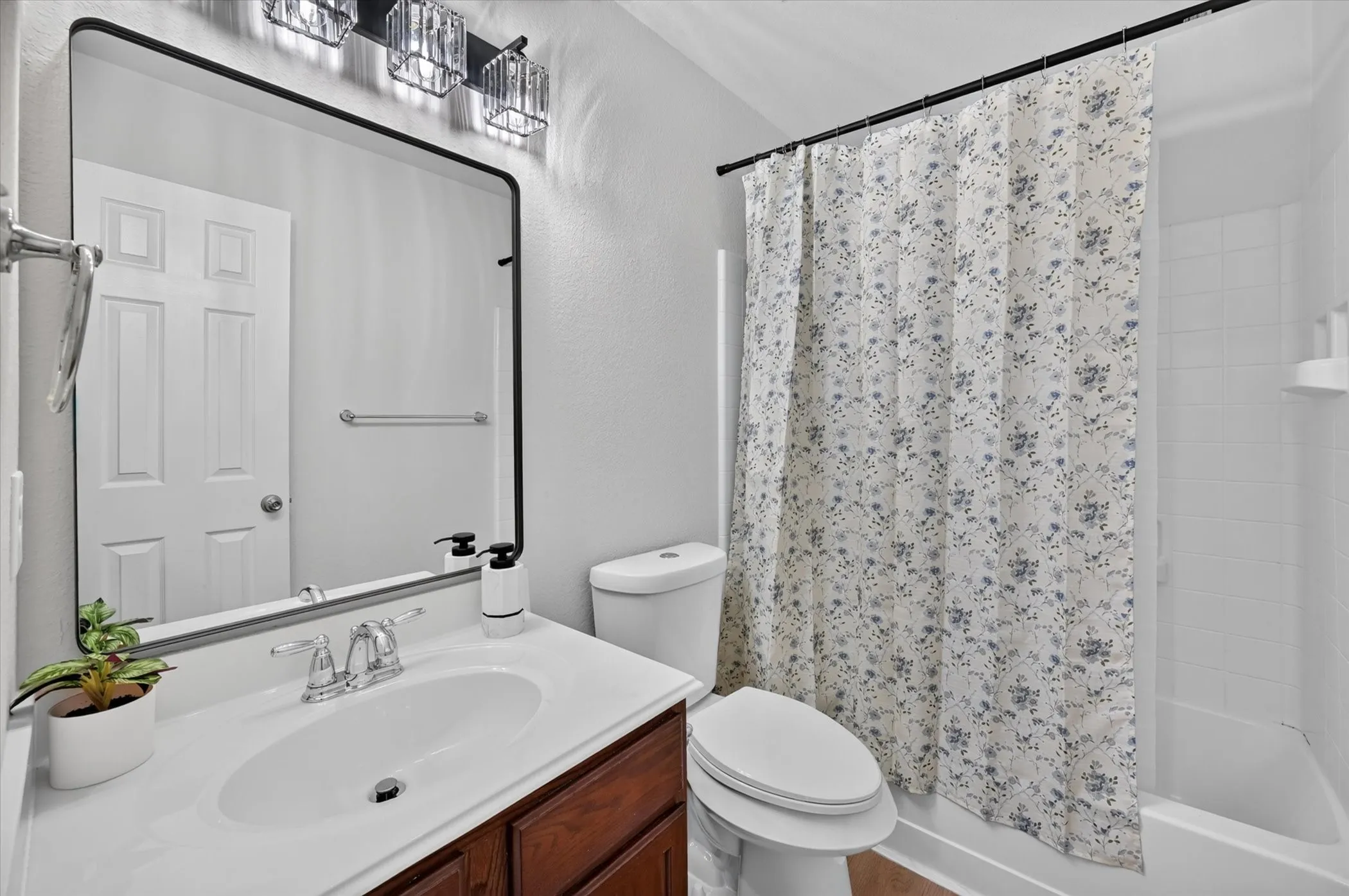 Single Family Residence For Sale in Tarrant County , 9000 Quarry Ridge Trail, Fort Worth, Texas 76244, 4 Bedroom, 2 Bathroom, 2 Garage spaces, 1,572 Sqft, built in 2009, mls#21347044, Real Estate Agent in Fort Worth, Homes For Sale in Tarrant county, Homes For Sale in Fort Worth, Realtor in Fort Worth Texas, Real Estate Brokerage Independent Realty Texas, Luminita Cordes Realtor