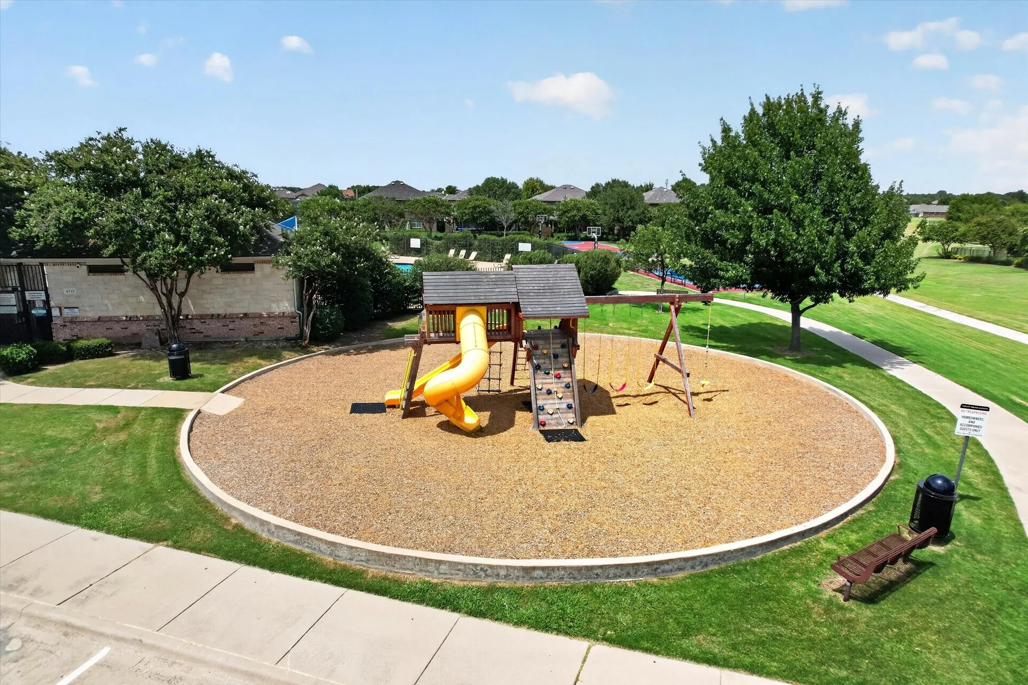 Single Family Residence For Sale in Tarrant County , 9000 Quarry Ridge Trail, Fort Worth, Texas 76244, 4 Bedroom, 2 Bathroom, 2 Garage spaces, 1,572 Sqft, built in 2009, mls#21347044, Real Estate Agent in Fort Worth, Homes For Sale in Tarrant county, Homes For Sale in Fort Worth, Realtor in Fort Worth Texas, Real Estate Brokerage Independent Realty Texas, Luminita Cordes Realtor