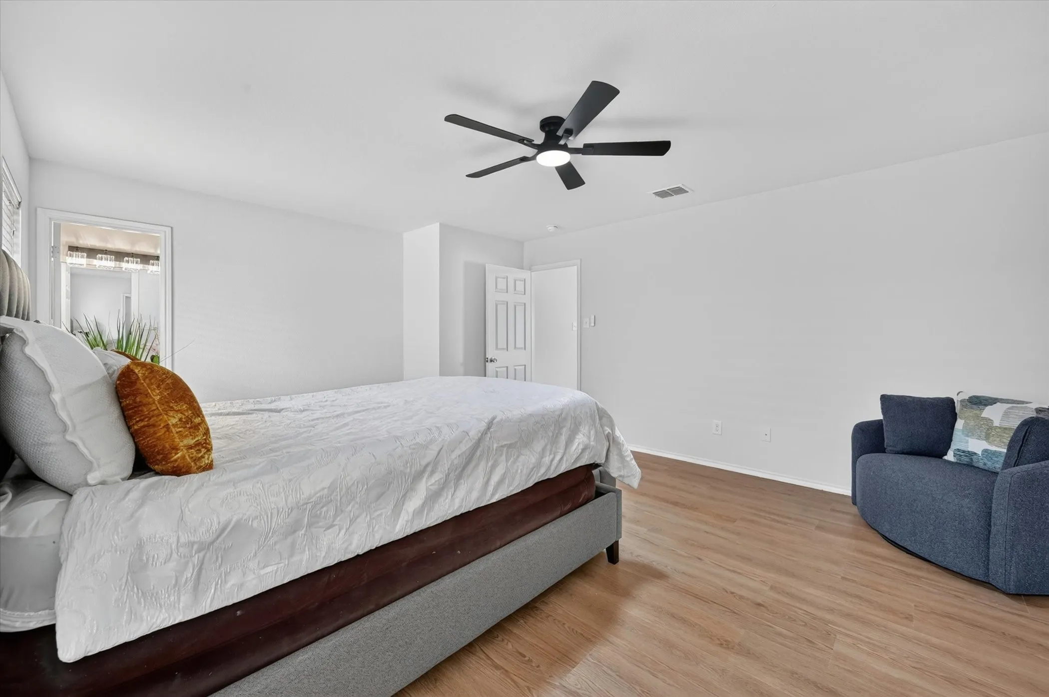 Single Family Residence For Sale in Tarrant County , 9000 Quarry Ridge Trail, Fort Worth, Texas 76244, 4 Bedroom, 2 Bathroom, 2 Garage spaces, 1,572 Sqft, built in 2009, mls#21347044, Real Estate Agent in Fort Worth, Homes For Sale in Tarrant county, Homes For Sale in Fort Worth, Realtor in Fort Worth Texas, Real Estate Brokerage Independent Realty Texas, Luminita Cordes Realtor