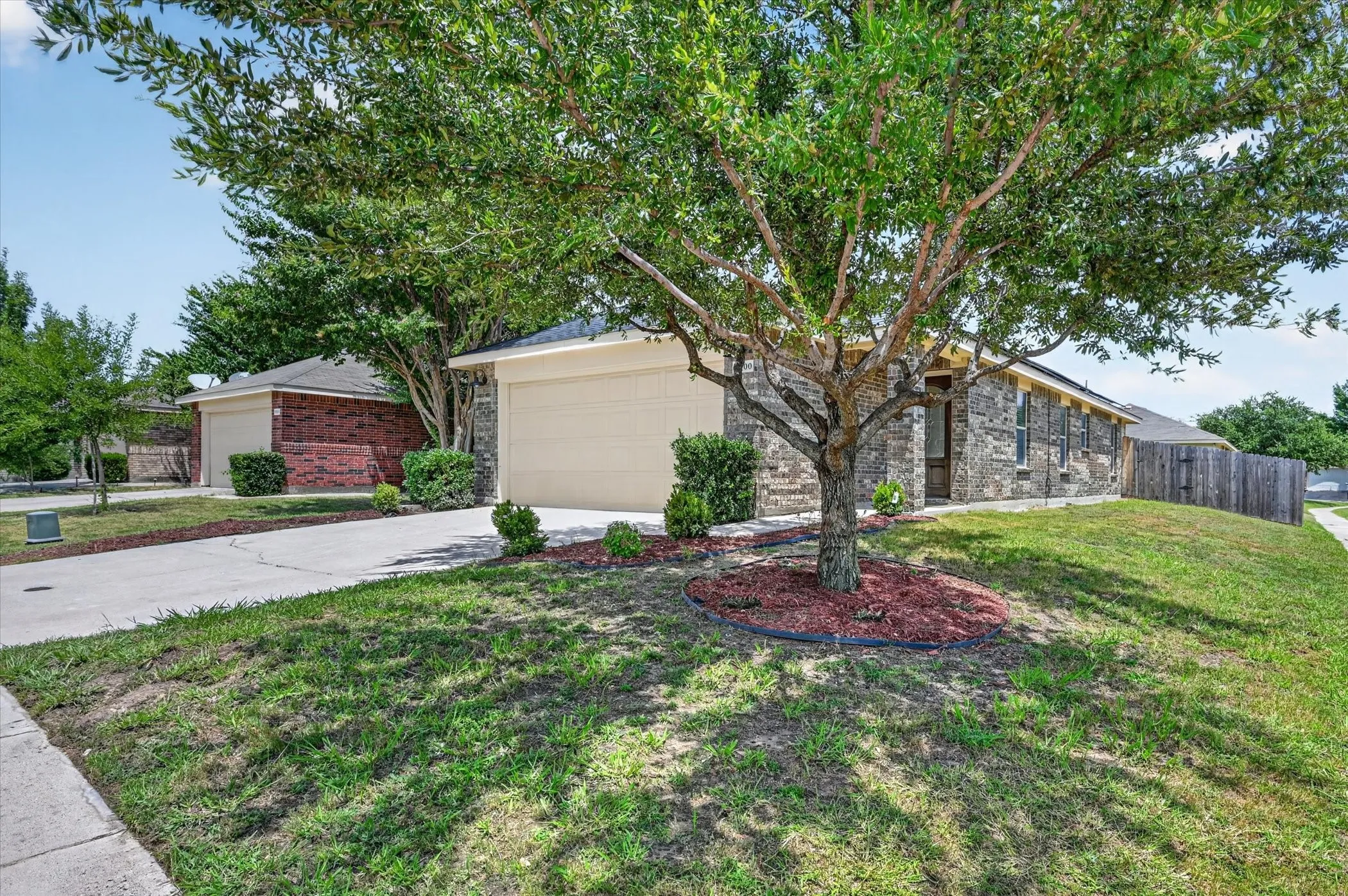 Single Family Residence For Sale in Tarrant County , 9000 Quarry Ridge Trail, Fort Worth, Texas 76244, 4 Bedroom, 2 Bathroom, 2 Garage spaces, 1,572 Sqft, built in 2009, mls#21347044, Real Estate Agent in Fort Worth, Homes For Sale in Tarrant county, Homes For Sale in Fort Worth, Realtor in Fort Worth Texas, Real Estate Brokerage Independent Realty Texas, Luminita Cordes Realtor