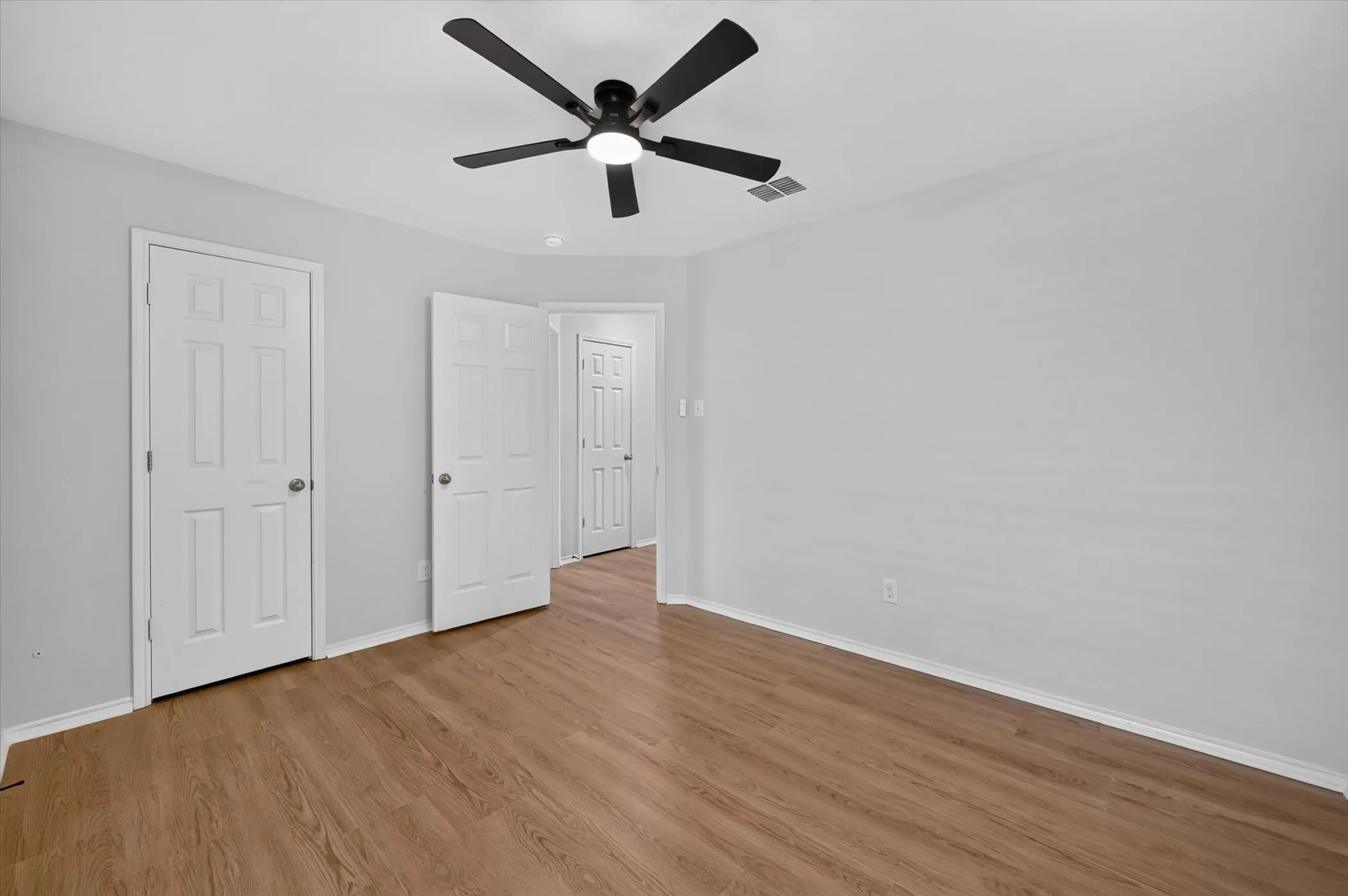 Single Family Residence For Sale in Tarrant County , 9000 Quarry Ridge Trail, Fort Worth, Texas 76244, 4 Bedroom, 2 Bathroom, 2 Garage spaces, 1,572 Sqft, built in 2009, mls#21347044, Real Estate Agent in Fort Worth, Homes For Sale in Tarrant county, Homes For Sale in Fort Worth, Realtor in Fort Worth Texas, Real Estate Brokerage Independent Realty Texas, Luminita Cordes Realtor