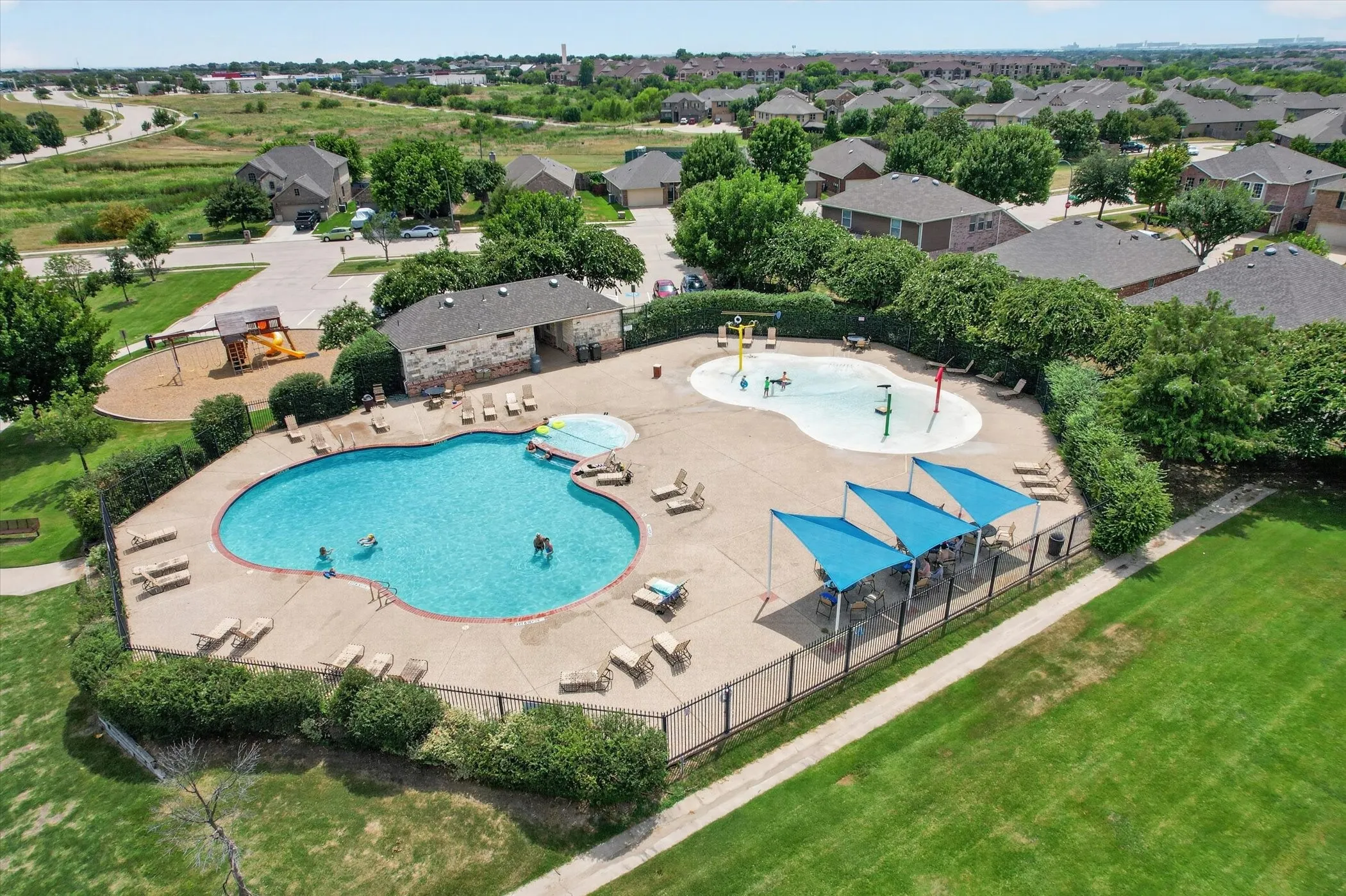 Single Family Residence For Sale in Tarrant County , 9000 Quarry Ridge Trail, Fort Worth, Texas 76244, 4 Bedroom, 2 Bathroom, 2 Garage spaces, 1,572 Sqft, built in 2009, mls#21347044, Real Estate Agent in Fort Worth, Homes For Sale in Tarrant county, Homes For Sale in Fort Worth, Realtor in Fort Worth Texas, Real Estate Brokerage Independent Realty Texas, Luminita Cordes Realtor