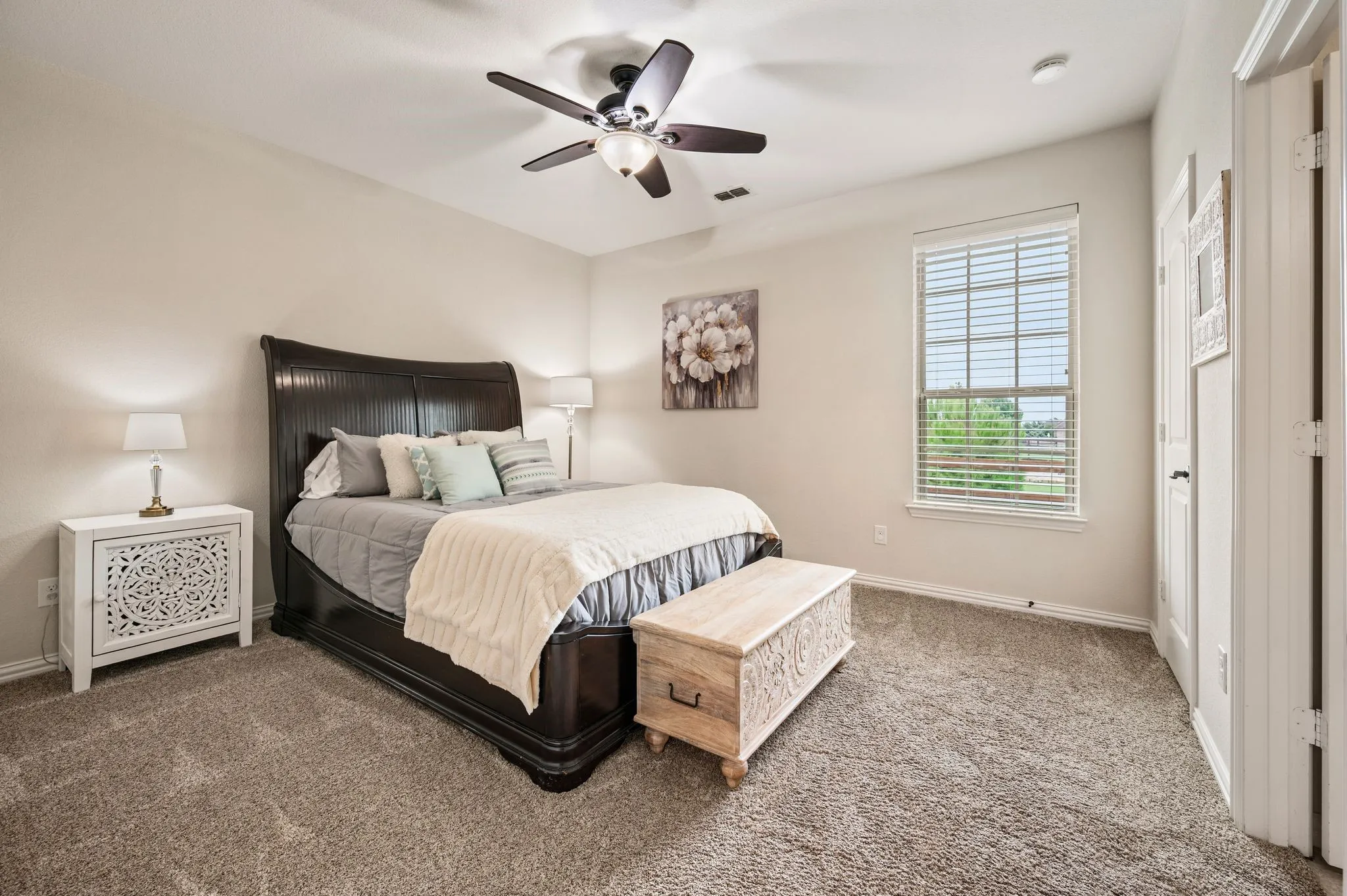 Single Family Residence For Sale in Denton County , 13450 Kira Lane, Justin, Texas 76247, 4 Bedroom, 3 Bathroom, 3 Garage spaces, 3,425 Sqft, built in 2014, mls#21346335, Real Estate Agent in Justin, Homes For Sale in Denton county, Homes For Sale in Justin, Realtor in Justin Texas, Real Estate Brokerage Independent Realty Texas, Luminita Cordes Realtor