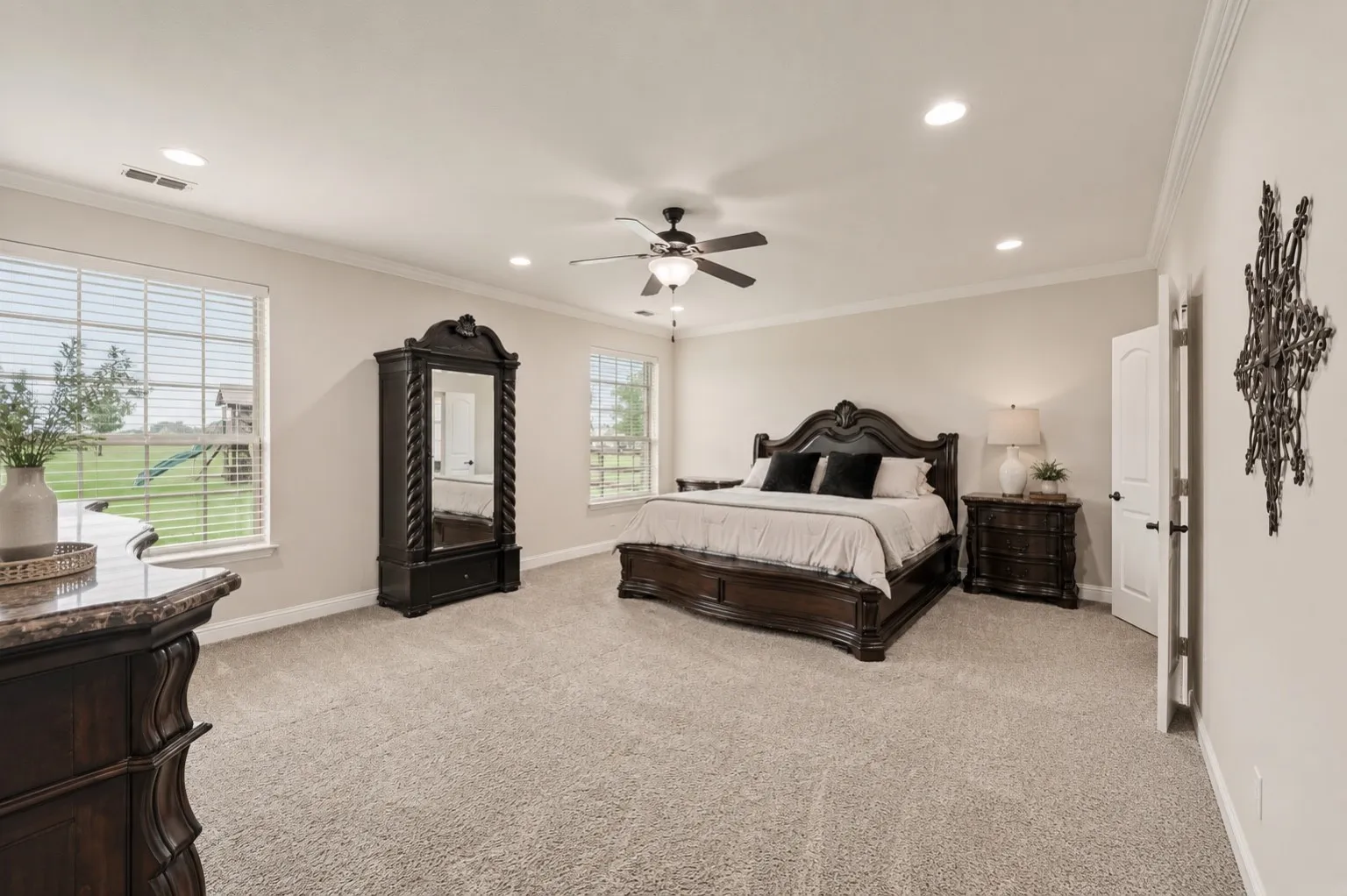 Single Family Residence For Sale in Denton County , 13450 Kira Lane, Justin, Texas 76247, 4 Bedroom, 3 Bathroom, 3 Garage spaces, 3,425 Sqft, built in 2014, mls#21346335, Real Estate Agent in Justin, Homes For Sale in Denton county, Homes For Sale in Justin, Realtor in Justin Texas, Real Estate Brokerage Independent Realty Texas, Luminita Cordes Realtor