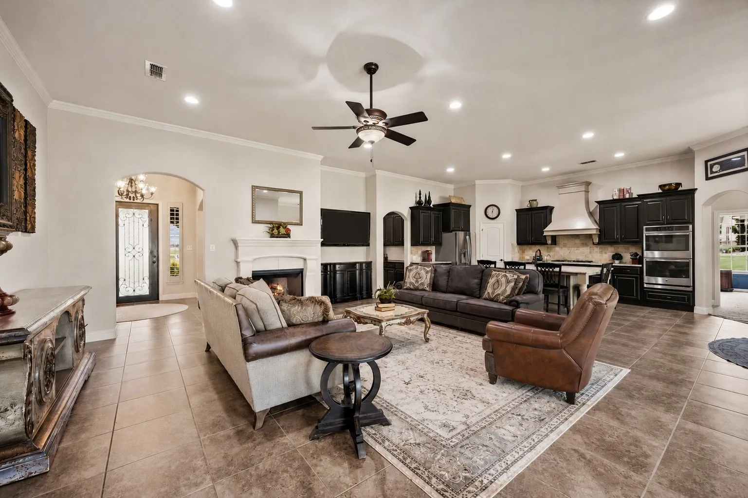 Single Family Residence For Sale in Denton County , 13450 Kira Lane, Justin, Texas 76247, 4 Bedroom, 3 Bathroom, 3 Garage spaces, 3,425 Sqft, built in 2014, mls#21346335, Real Estate Agent in Justin, Homes For Sale in Denton county, Homes For Sale in Justin, Realtor in Justin Texas, Real Estate Brokerage Independent Realty Texas, Luminita Cordes Realtor