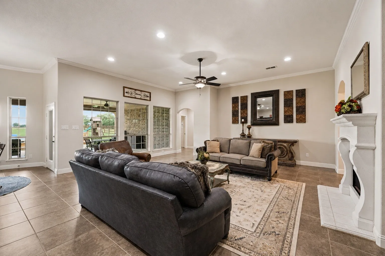 Single Family Residence For Sale in Denton County , 13450 Kira Lane, Justin, Texas 76247, 4 Bedroom, 3 Bathroom, 3 Garage spaces, 3,425 Sqft, built in 2014, mls#21346335, Real Estate Agent in Justin, Homes For Sale in Denton county, Homes For Sale in Justin, Realtor in Justin Texas, Real Estate Brokerage Independent Realty Texas, Luminita Cordes Realtor