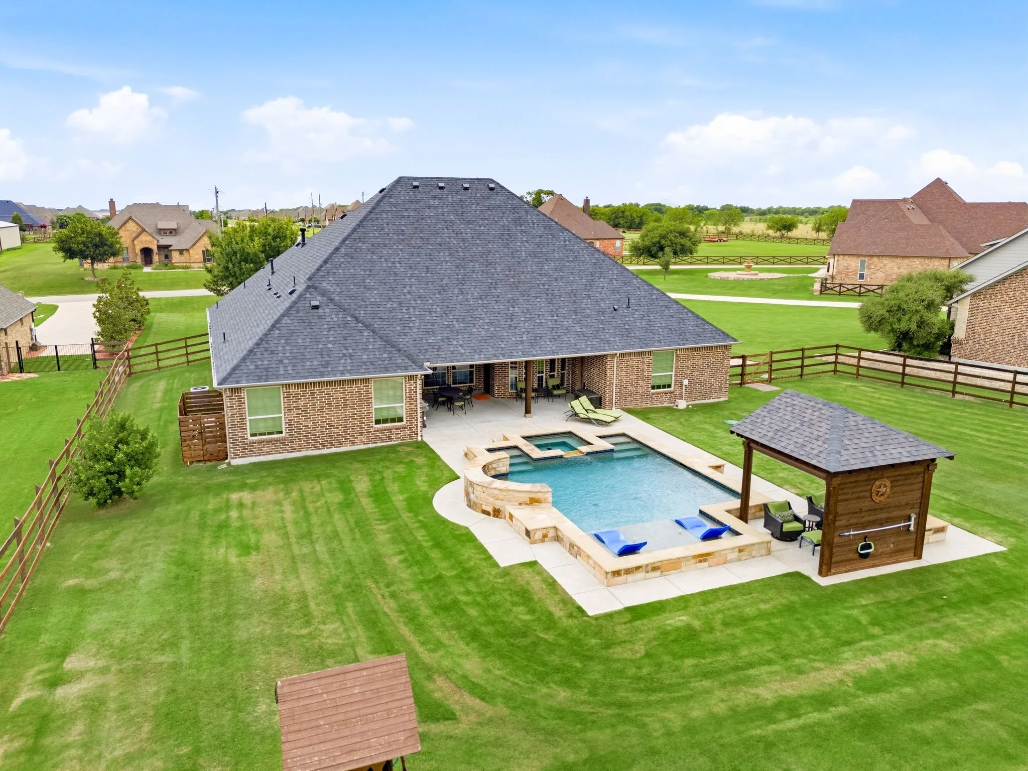 Single Family Residence For Sale in Denton County , 13450 Kira Lane, Justin, Texas 76247, 4 Bedroom, 3 Bathroom, 3 Garage spaces, 3,425 Sqft, built in 2014, mls#21346335, Real Estate Agent in Justin, Homes For Sale in Denton county, Homes For Sale in Justin, Realtor in Justin Texas, Real Estate Brokerage Independent Realty Texas, Luminita Cordes Realtor