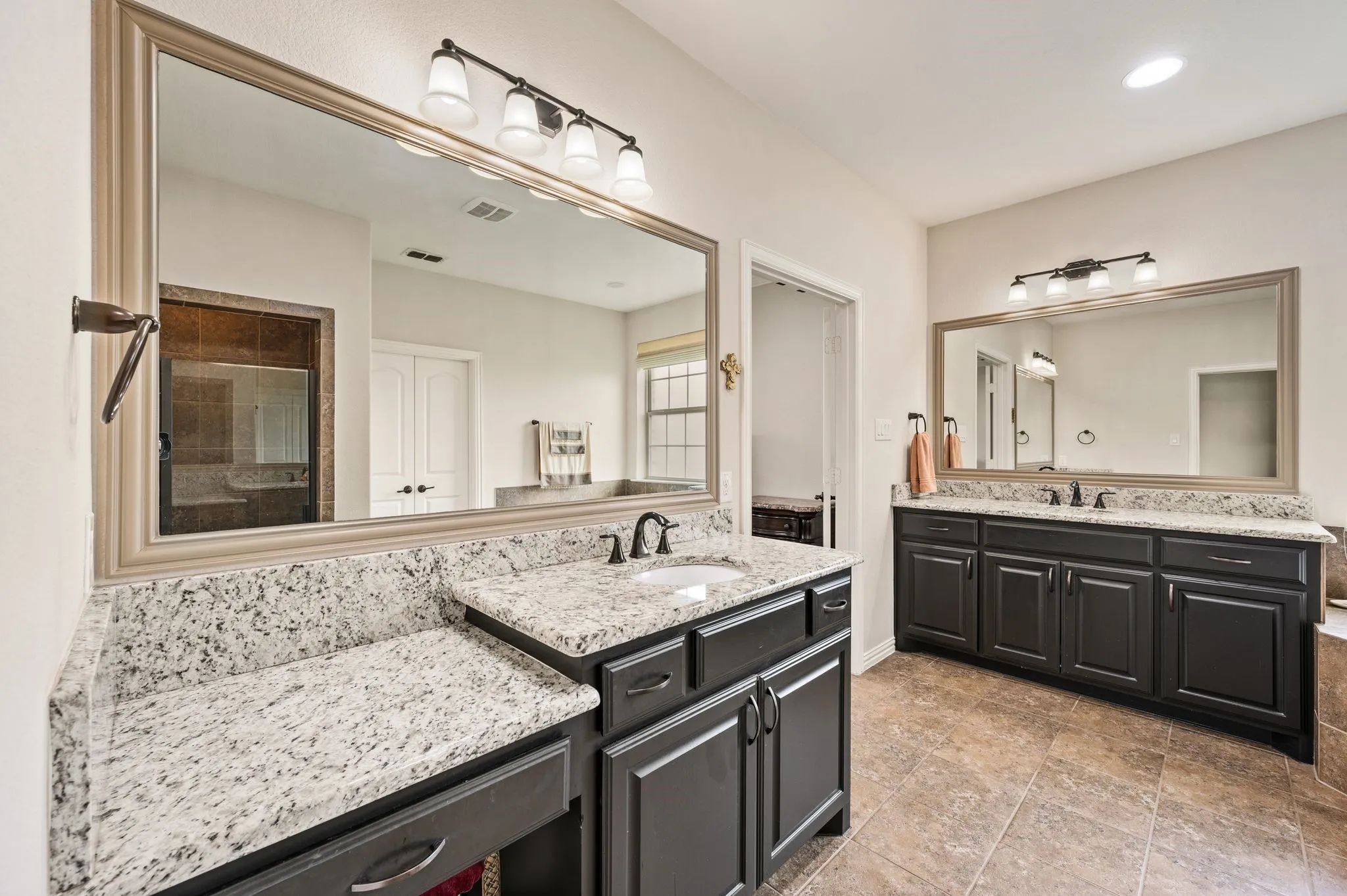 Single Family Residence For Sale in Denton County , 13450 Kira Lane, Justin, Texas 76247, 4 Bedroom, 3 Bathroom, 3 Garage spaces, 3,425 Sqft, built in 2014, mls#21346335, Real Estate Agent in Justin, Homes For Sale in Denton county, Homes For Sale in Justin, Realtor in Justin Texas, Real Estate Brokerage Independent Realty Texas, Luminita Cordes Realtor