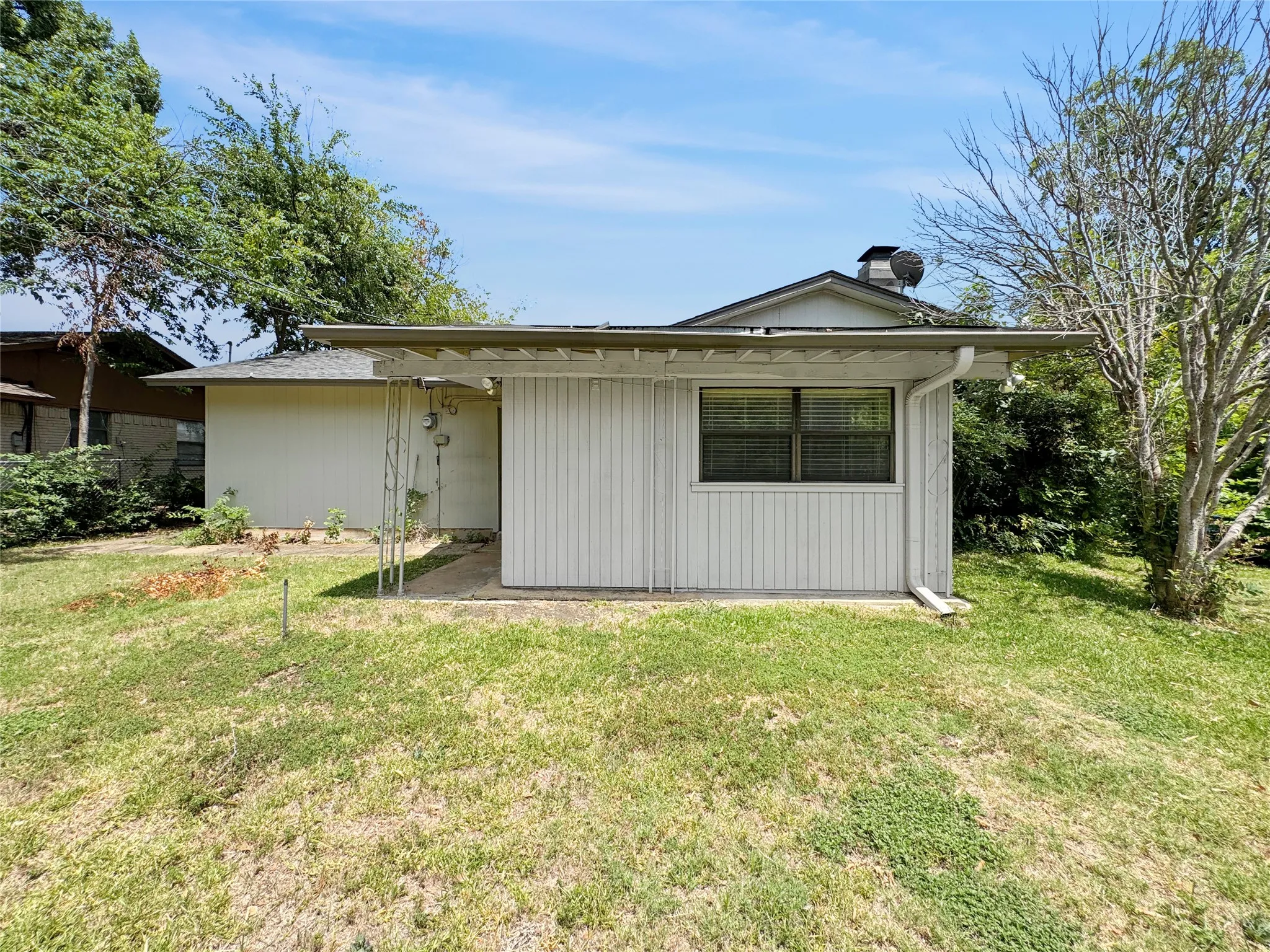Single Family Residence For Rent in Dallas County , 1319 Wisteria Way, Richardson, Texas 75080, 3 Bedrooms, 2 Bathrooms, 2 Garage spaces, 1,427 Sqft, built in 1961, Price $2,295, mls#21347051, Real Estate Agent in Richardson, Homes For Rent in Dallas county, Homes For Rent in Richardson, Realtor in Richardson Texas, Real Estate Brokerage Independent Realty Texas, Luminita Cordes Realtor