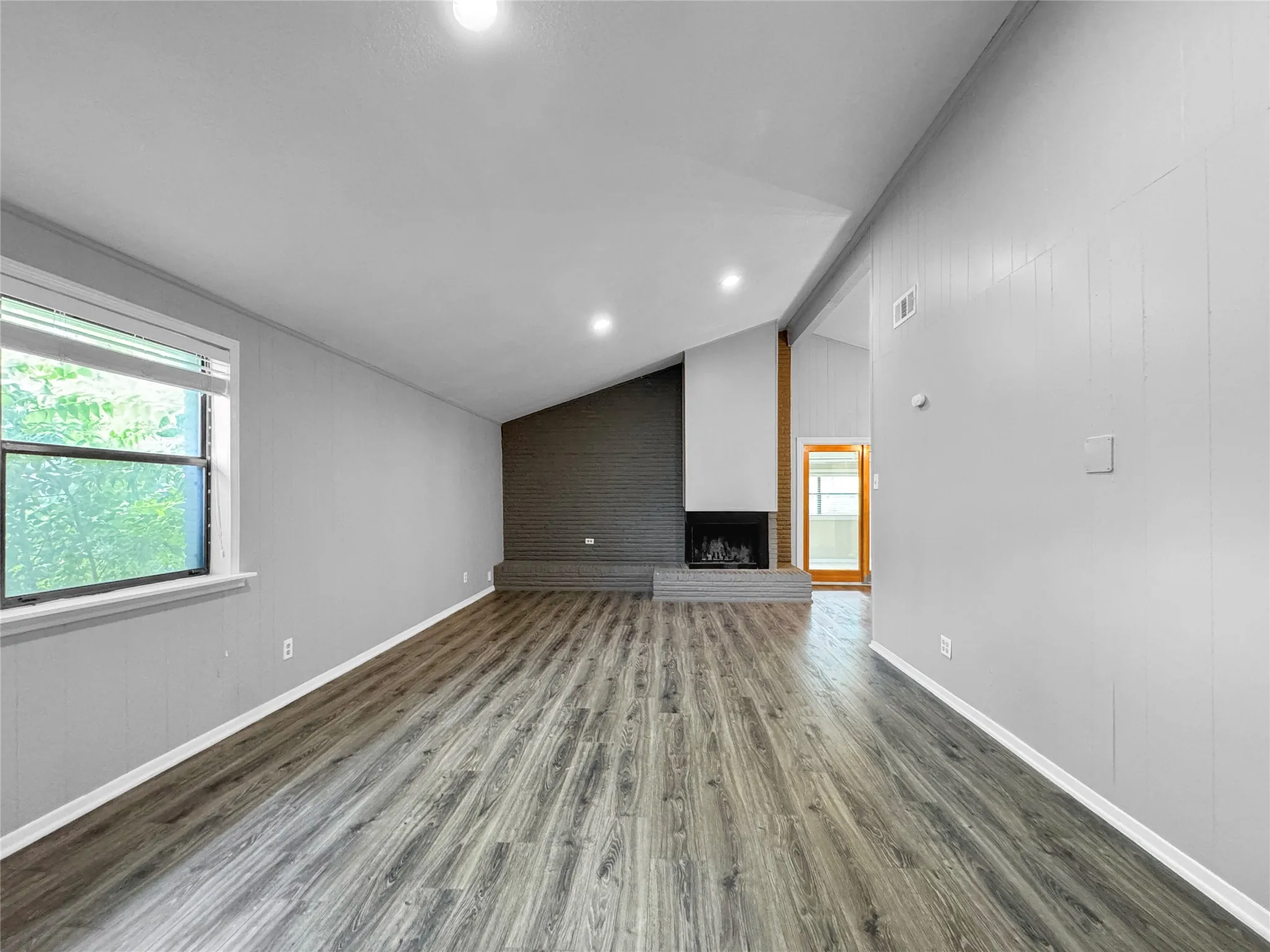 Single Family Residence For Rent in Dallas County , 1319 Wisteria Way, Richardson, Texas 75080, 3 Bedrooms, 2 Bathrooms, 2 Garage spaces, 1,427 Sqft, built in 1961, Price $2,295, mls#21347051, Real Estate Agent in Richardson, Homes For Rent in Dallas county, Homes For Rent in Richardson, Realtor in Richardson Texas, Real Estate Brokerage Independent Realty Texas, Luminita Cordes Realtor