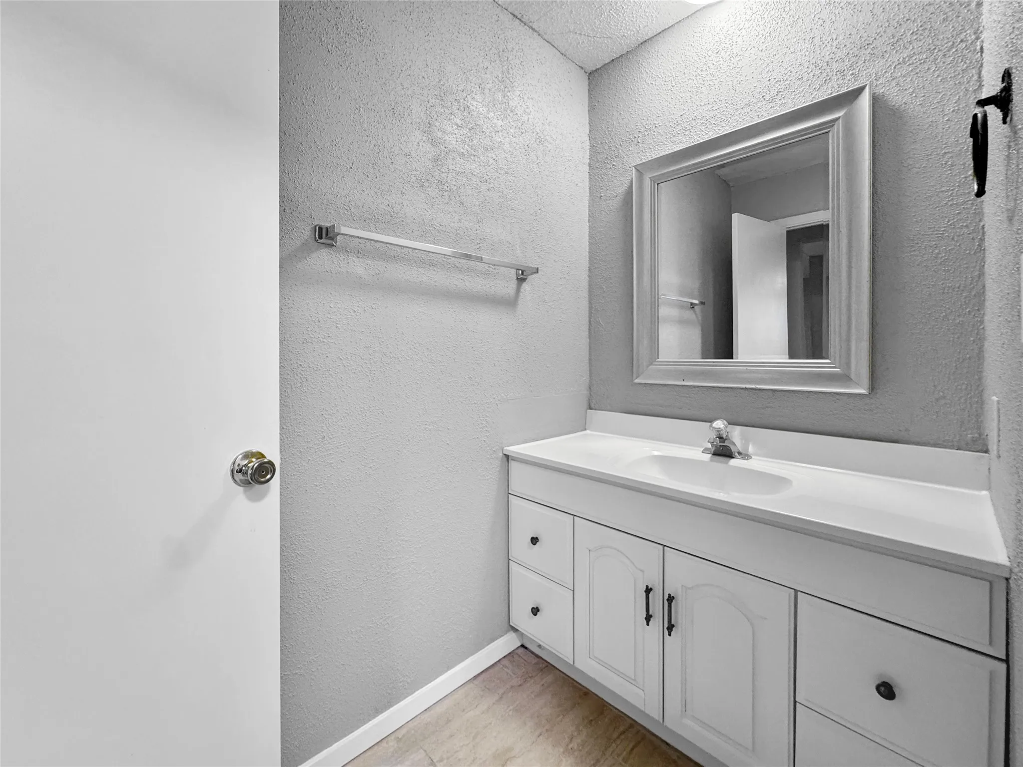 Single Family Residence For Rent in Dallas County , 1319 Wisteria Way, Richardson, Texas 75080, 3 Bedrooms, 2 Bathrooms, 2 Garage spaces, 1,427 Sqft, built in 1961, Price $2,295, mls#21347051, Real Estate Agent in Richardson, Homes For Rent in Dallas county, Homes For Rent in Richardson, Realtor in Richardson Texas, Real Estate Brokerage Independent Realty Texas, Luminita Cordes Realtor