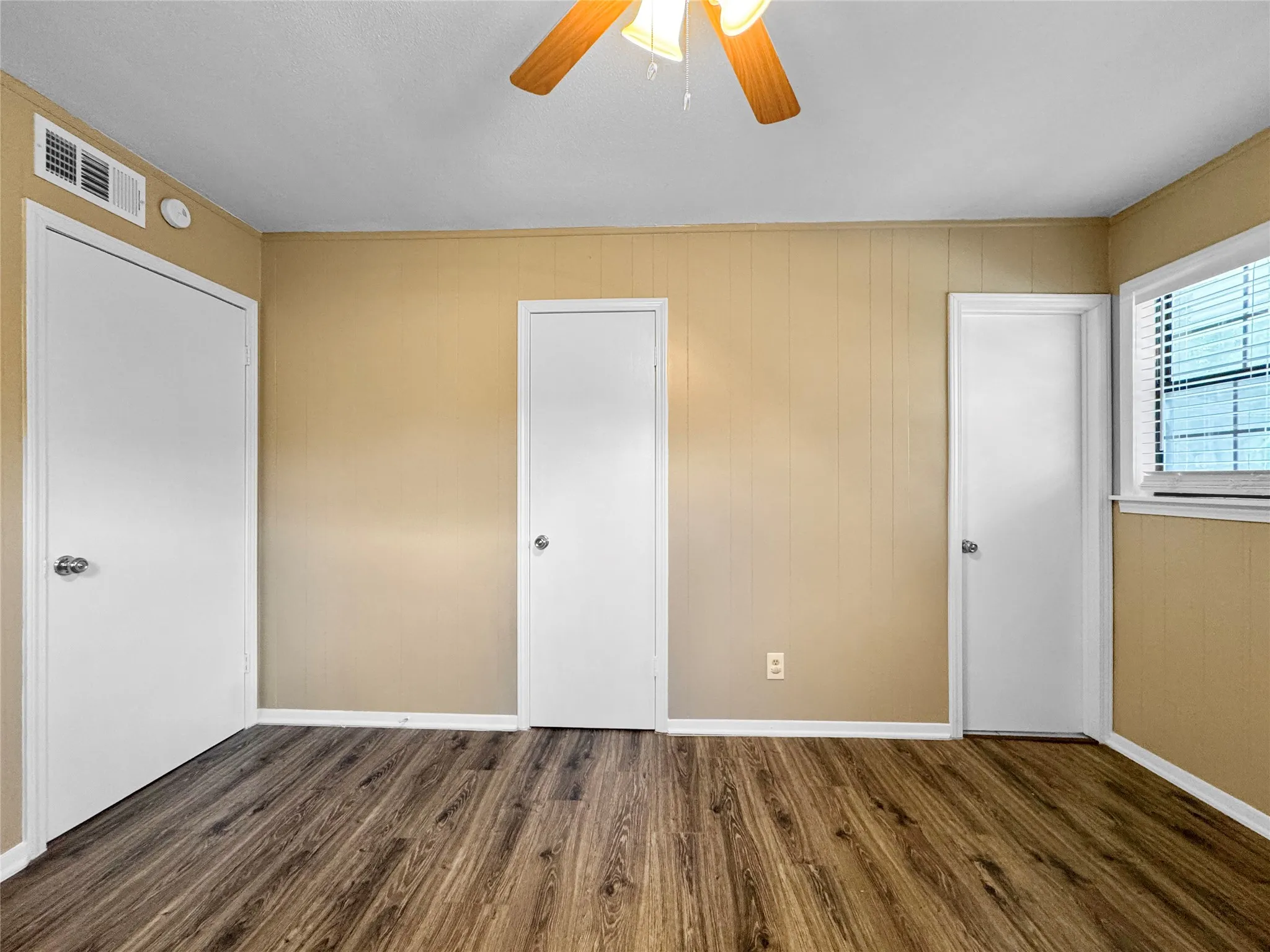 Single Family Residence For Rent in Dallas County , 1319 Wisteria Way, Richardson, Texas 75080, 3 Bedrooms, 2 Bathrooms, 2 Garage spaces, 1,427 Sqft, built in 1961, Price $2,295, mls#21347051, Real Estate Agent in Richardson, Homes For Rent in Dallas county, Homes For Rent in Richardson, Realtor in Richardson Texas, Real Estate Brokerage Independent Realty Texas, Luminita Cordes Realtor