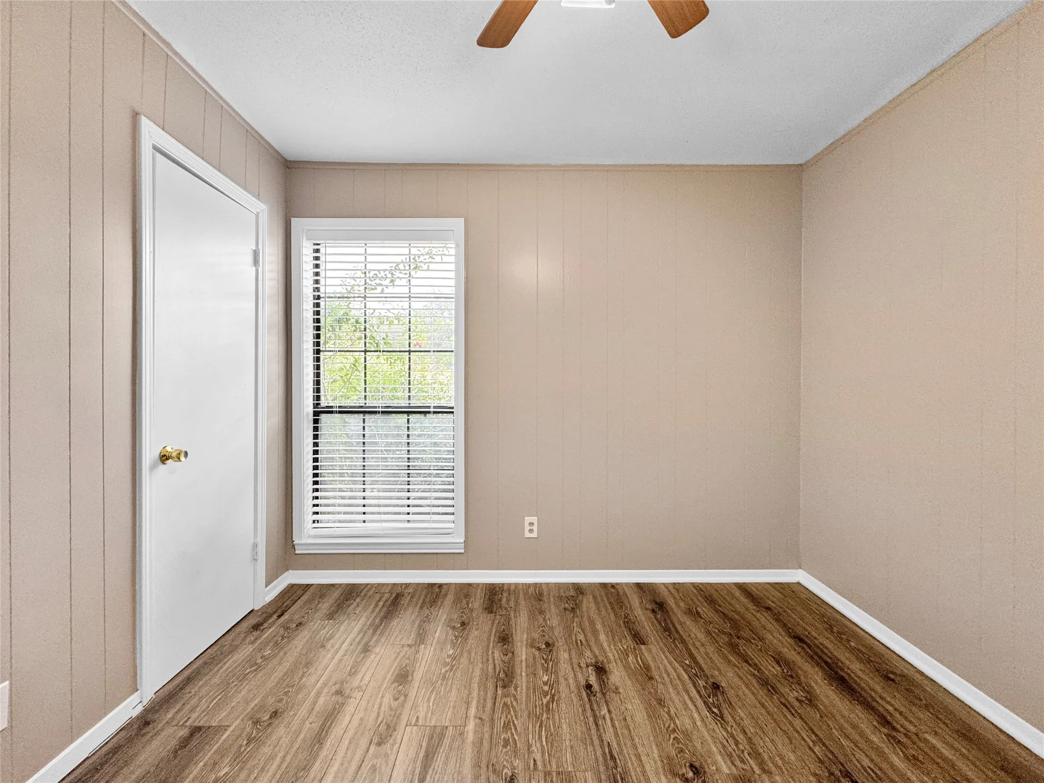 Single Family Residence For Rent in Dallas County , 1319 Wisteria Way, Richardson, Texas 75080, 3 Bedrooms, 2 Bathrooms, 2 Garage spaces, 1,427 Sqft, built in 1961, Price $2,295, mls#21347051, Real Estate Agent in Richardson, Homes For Rent in Dallas county, Homes For Rent in Richardson, Realtor in Richardson Texas, Real Estate Brokerage Independent Realty Texas, Luminita Cordes Realtor