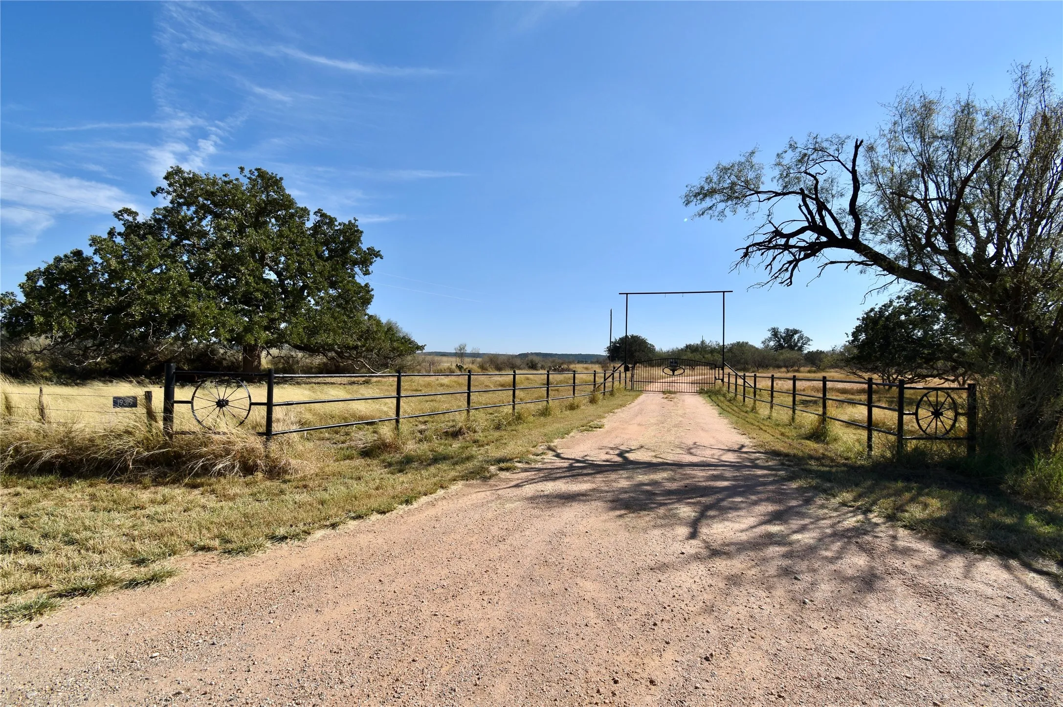 Single Family Residence For Sale in Mason County , 19319 Ranch Road 1871, Mason, Texas 76856, 4 Bedrooms, 3 Bathrooms, Garage spaces, 2,734 Sqft, built in 2005, Price $1,100,000, mls#21346995, Real Estate Agent in Mason, Homes For Sale in Mason county, Homes For Sale in Mason, Realtor in Mason Texas, Real Estate Brokerage Independent Realty Texas, Luminita Cordes Realtor