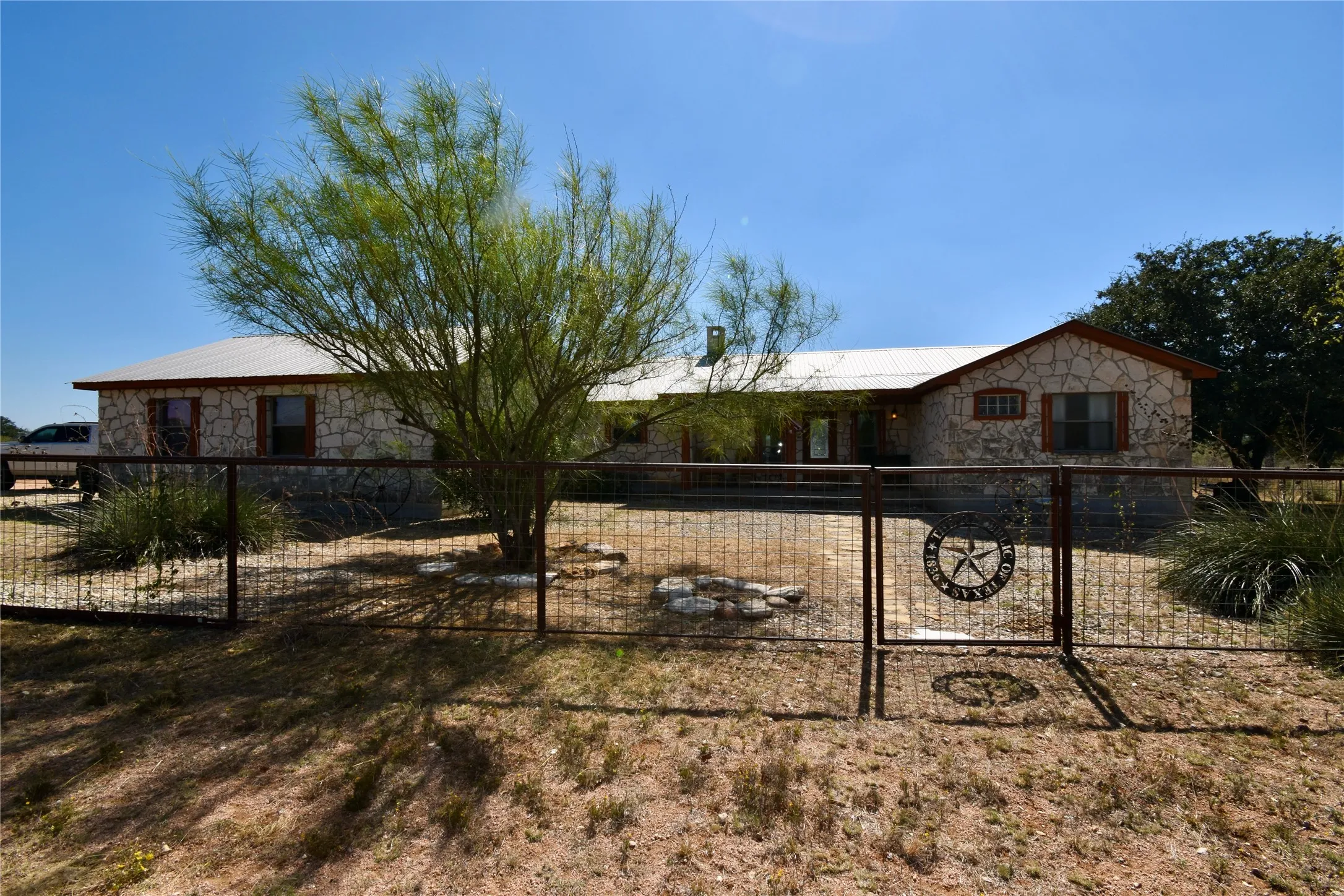 Single Family Residence For Sale in Mason County , 19319 Ranch Road 1871, Mason, Texas 76856, 4 Bedrooms, 3 Bathrooms, Garage spaces, 2,734 Sqft, built in 2005, Price $1,100,000, mls#21346995, Real Estate Agent in Mason, Homes For Sale in Mason county, Homes For Sale in Mason, Realtor in Mason Texas, Real Estate Brokerage Independent Realty Texas, Luminita Cordes Realtor