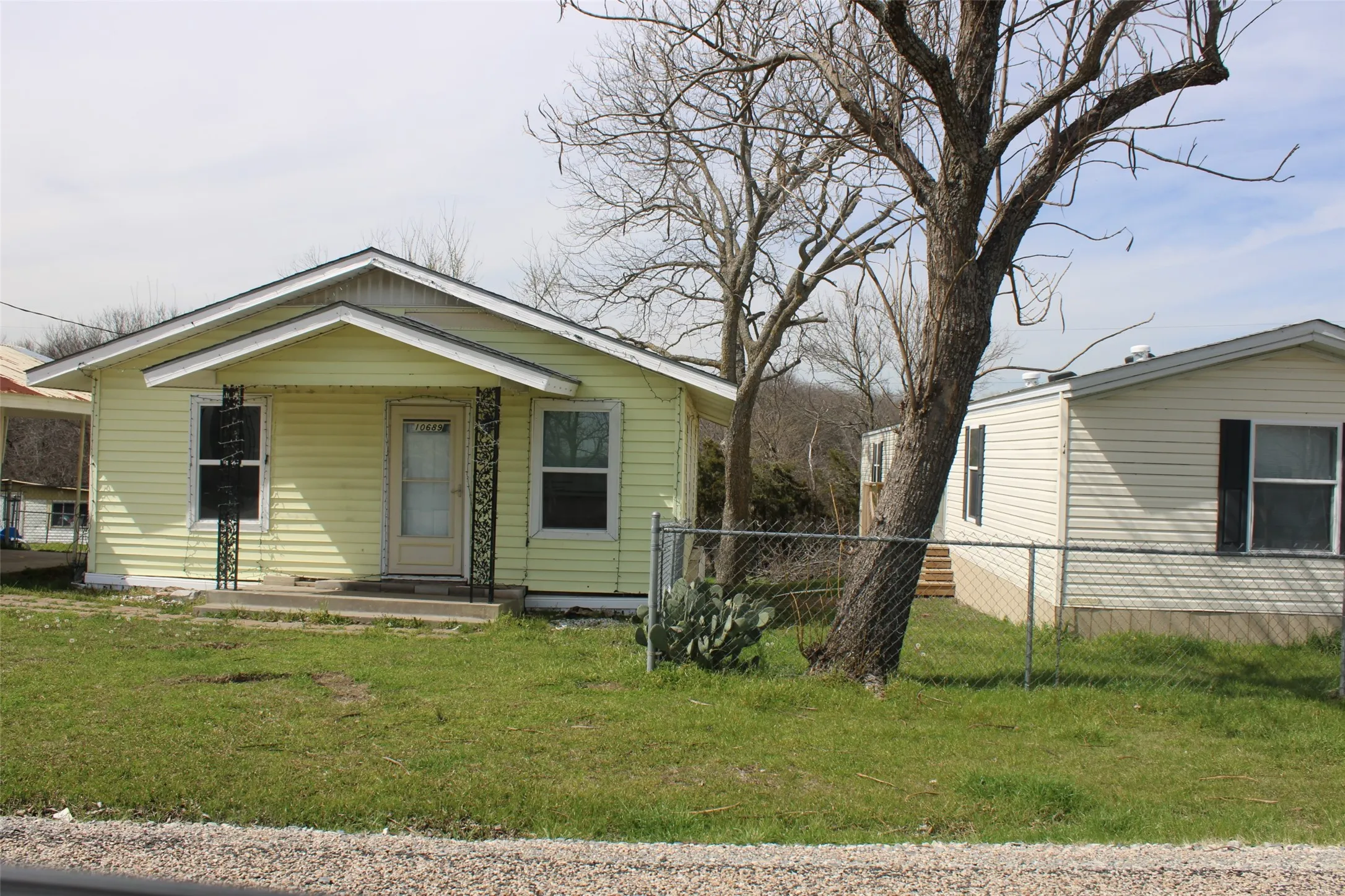 Single Family Residence For Sale in Collin County , 10689 County Road 905, Princeton, Texas 75407, 1 Bedroom, 1 Bathroom, Garage spaces, 768 Sqft, built in 1985, mls#21347050, Real Estate Agent in Princeton, Homes For Sale in Collin county, Homes For Sale in Princeton, Realtor in Princeton Texas, Real Estate Brokerage Independent Realty Texas, Luminita Cordes Realtor