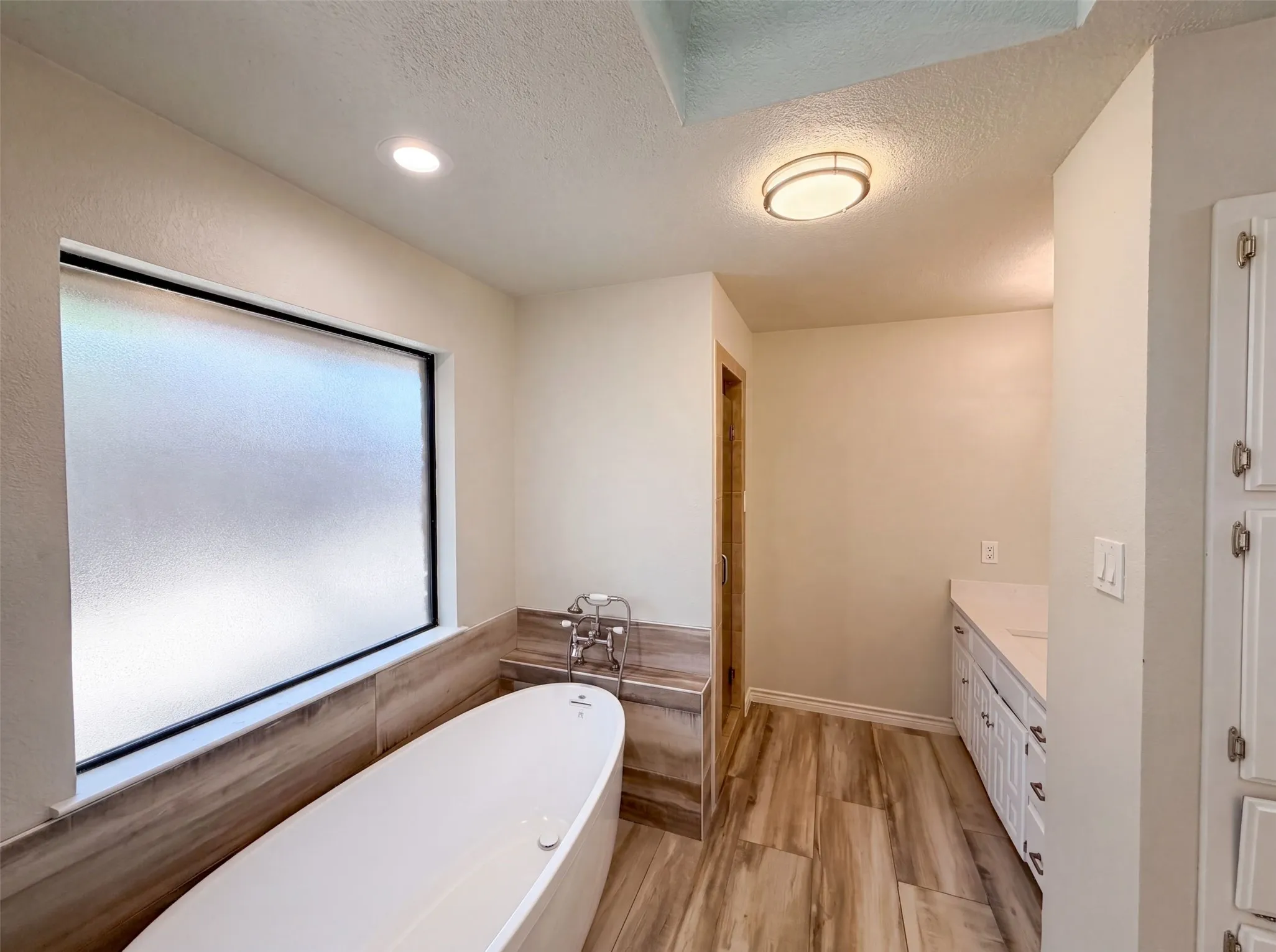 Single Family Residence For Sale in Denton County , 9 Muirfield Court, Trophy Club, Texas 76262, 3 Bedroom, 3 Bathroom, 2 Garage spaces, 2,468 Sqft, built in 1980, mls#21347053, Real Estate Agent in Trophy Club, Homes For Sale in Denton county, Homes For Sale in Trophy Club, Realtor in Trophy Club Texas, Real Estate Brokerage Independent Realty Texas, Luminita Cordes Realtor