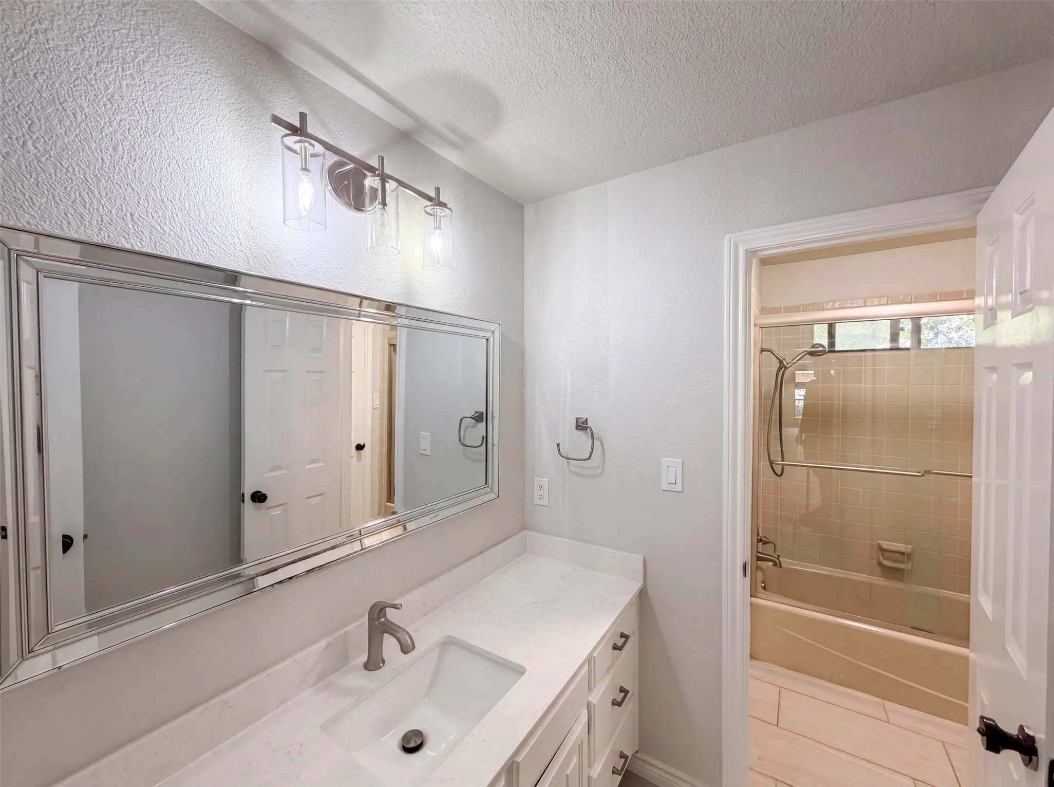 Single Family Residence For Sale in Denton County , 9 Muirfield Court, Trophy Club, Texas 76262, 3 Bedroom, 3 Bathroom, 2 Garage spaces, 2,468 Sqft, built in 1980, mls#21347053, Real Estate Agent in Trophy Club, Homes For Sale in Denton county, Homes For Sale in Trophy Club, Realtor in Trophy Club Texas, Real Estate Brokerage Independent Realty Texas, Luminita Cordes Realtor