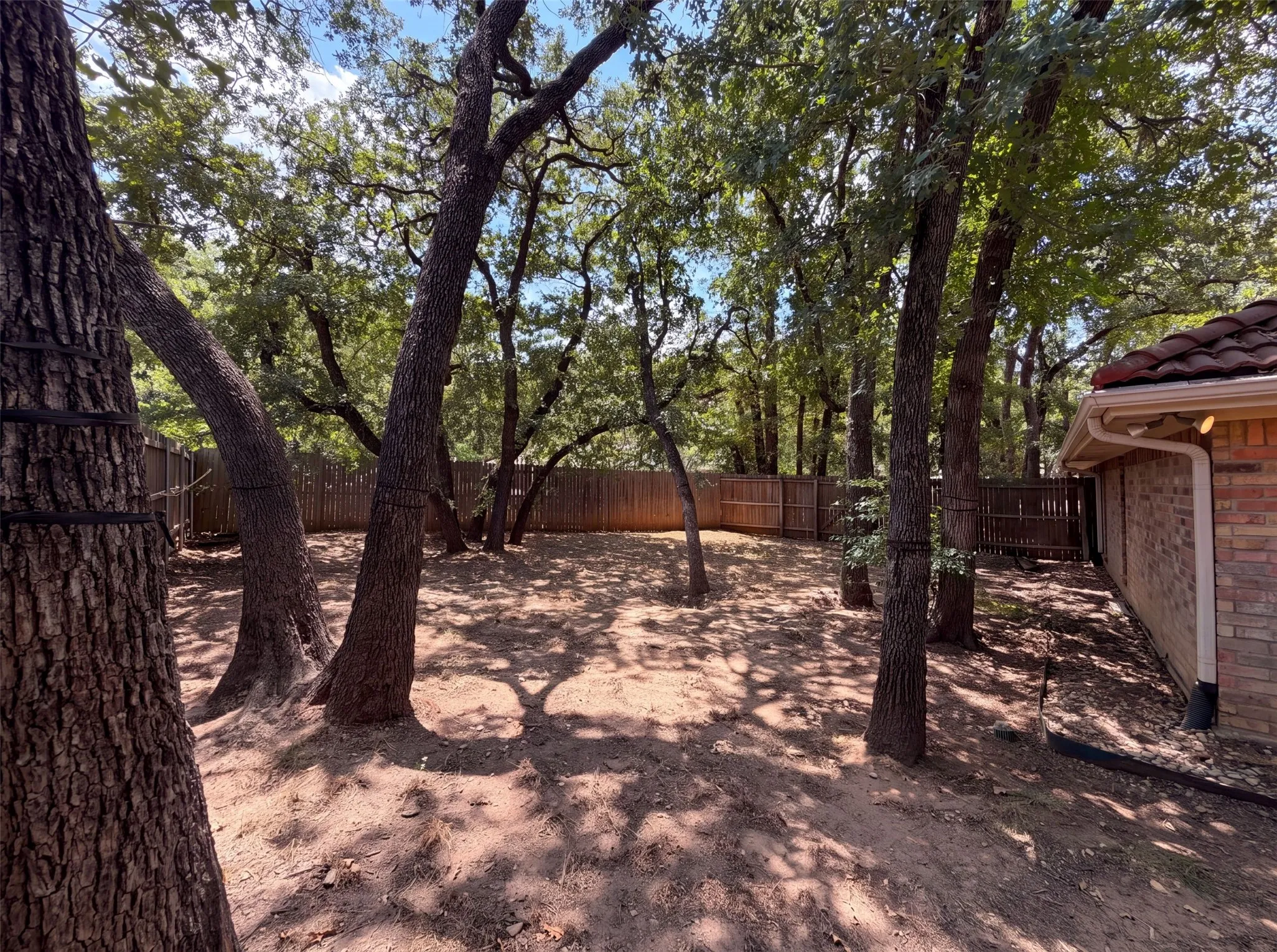 Single Family Residence For Sale in Denton County , 9 Muirfield Court, Trophy Club, Texas 76262, 3 Bedroom, 3 Bathroom, 2 Garage spaces, 2,468 Sqft, built in 1980, mls#21347053, Real Estate Agent in Trophy Club, Homes For Sale in Denton county, Homes For Sale in Trophy Club, Realtor in Trophy Club Texas, Real Estate Brokerage Independent Realty Texas, Luminita Cordes Realtor