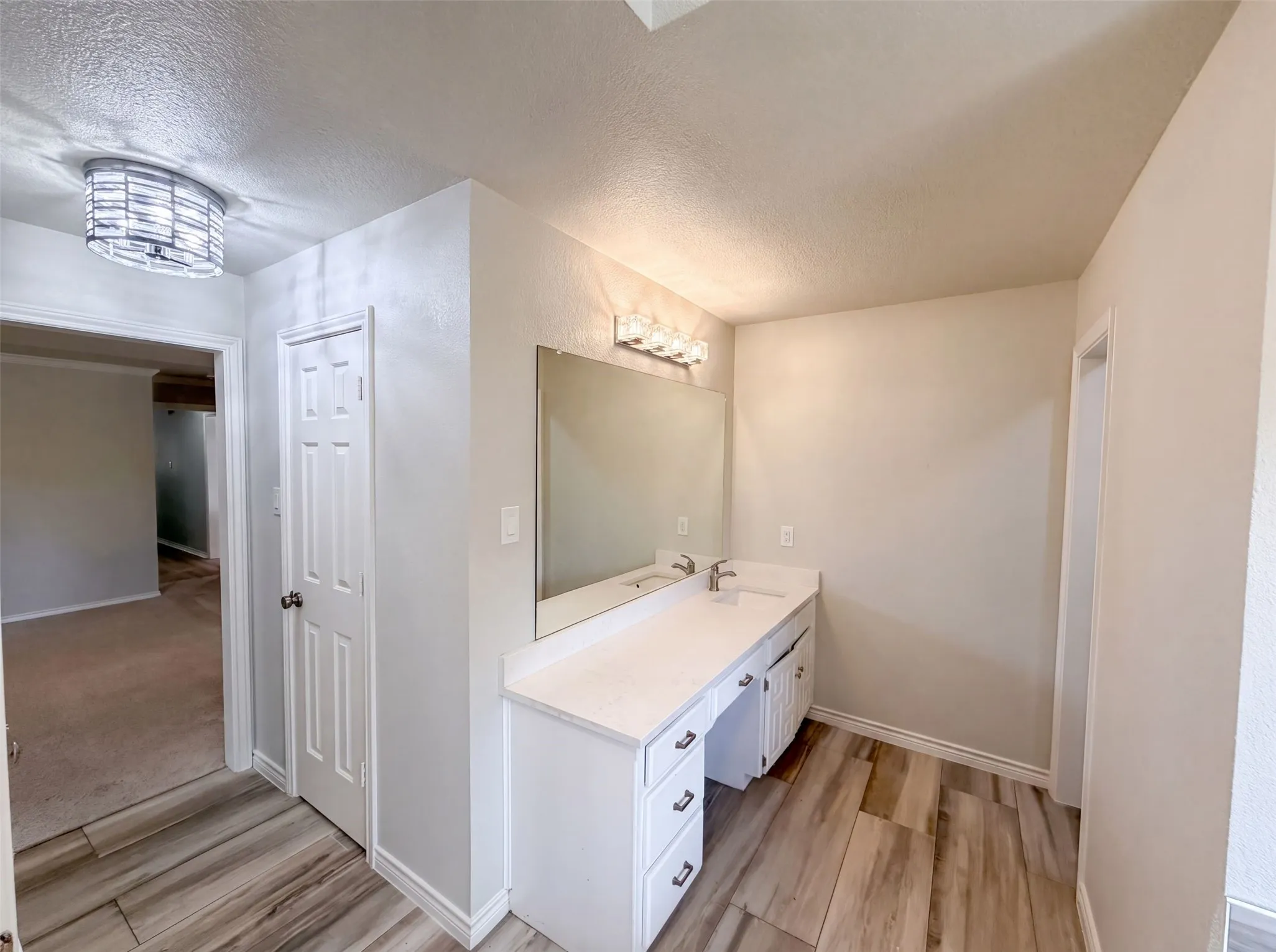 Single Family Residence For Sale in Denton County , 9 Muirfield Court, Trophy Club, Texas 76262, 3 Bedroom, 3 Bathroom, 2 Garage spaces, 2,468 Sqft, built in 1980, mls#21347053, Real Estate Agent in Trophy Club, Homes For Sale in Denton county, Homes For Sale in Trophy Club, Realtor in Trophy Club Texas, Real Estate Brokerage Independent Realty Texas, Luminita Cordes Realtor