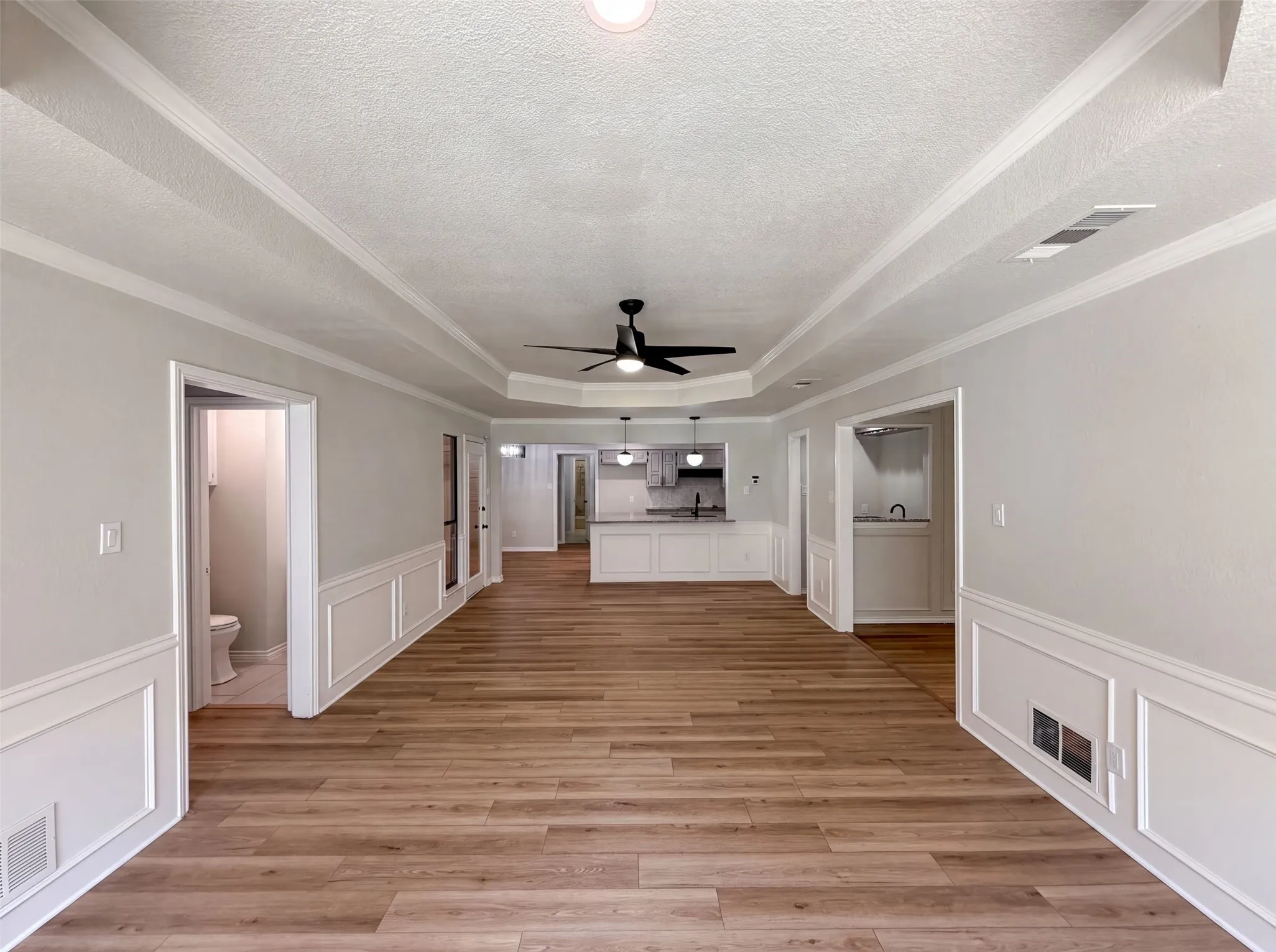 Single Family Residence For Sale in Denton County , 9 Muirfield Court, Trophy Club, Texas 76262, 3 Bedroom, 3 Bathroom, 2 Garage spaces, 2,468 Sqft, built in 1980, mls#21347053, Real Estate Agent in Trophy Club, Homes For Sale in Denton county, Homes For Sale in Trophy Club, Realtor in Trophy Club Texas, Real Estate Brokerage Independent Realty Texas, Luminita Cordes Realtor