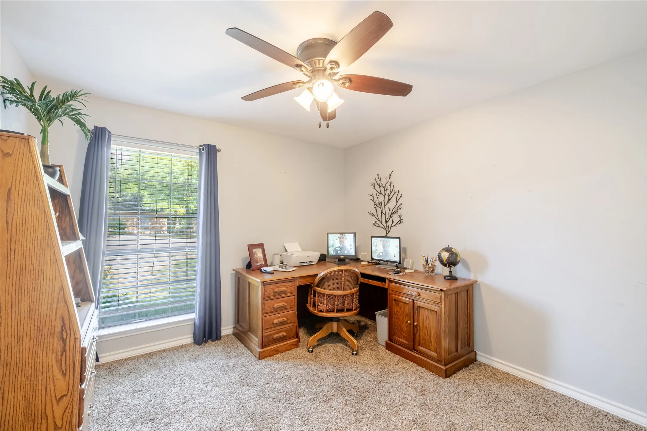 Single Family Residence For Sale in Palo Pinto County , 22 Greenbriar Street, Mineral Wells, Texas 76067, 4 Bedroom, 2 Bathroom, 2 Garage spaces, 2,278 Sqft, built in 1983, mls#21347061, Real Estate Agent in Mineral Wells, Homes For Sale in Palo Pinto county, Homes For Sale in Mineral Wells, Realtor in Mineral Wells Texas, Real Estate Brokerage Independent Realty Texas, Luminita Cordes Realtor
