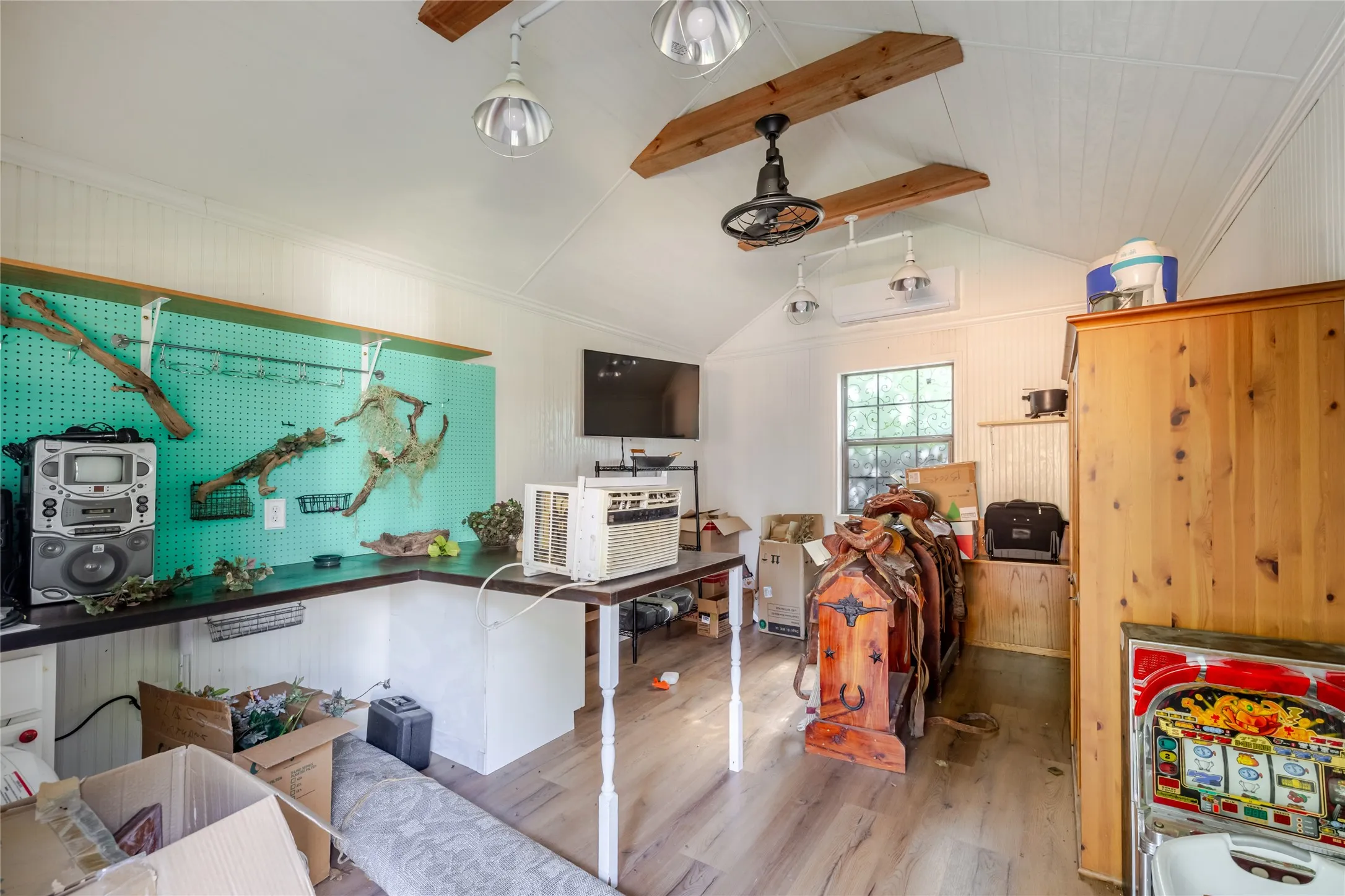 Single Family Residence For Sale in Palo Pinto County , 22 Greenbriar Street, Mineral Wells, Texas 76067, 4 Bedroom, 2 Bathroom, 2 Garage spaces, 2,278 Sqft, built in 1983, mls#21347061, Real Estate Agent in Mineral Wells, Homes For Sale in Palo Pinto county, Homes For Sale in Mineral Wells, Realtor in Mineral Wells Texas, Real Estate Brokerage Independent Realty Texas, Luminita Cordes Realtor