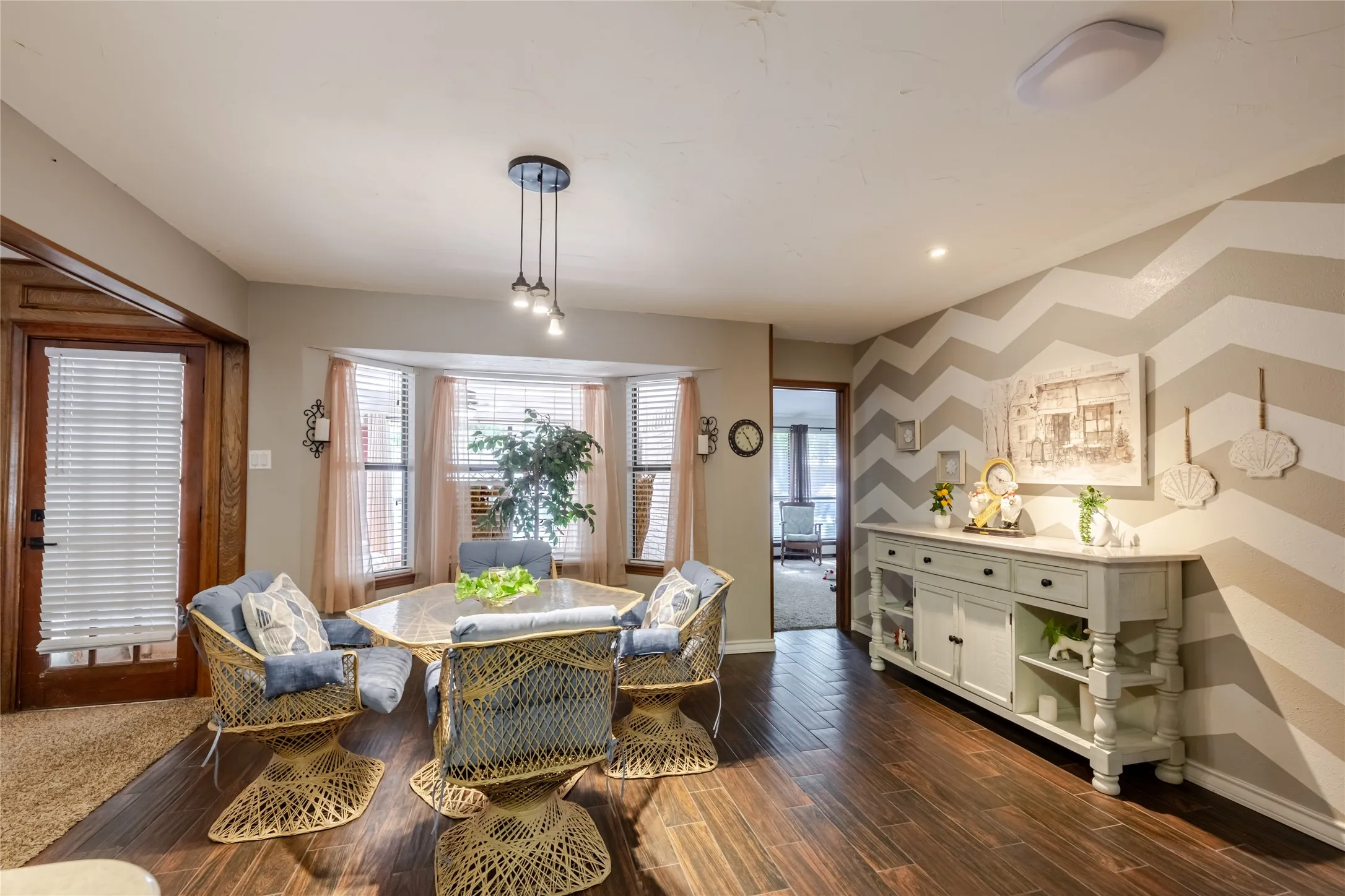Single Family Residence For Sale in Palo Pinto County , 22 Greenbriar Street, Mineral Wells, Texas 76067, 4 Bedroom, 2 Bathroom, 2 Garage spaces, 2,278 Sqft, built in 1983, mls#21347061, Real Estate Agent in Mineral Wells, Homes For Sale in Palo Pinto county, Homes For Sale in Mineral Wells, Realtor in Mineral Wells Texas, Real Estate Brokerage Independent Realty Texas, Luminita Cordes Realtor