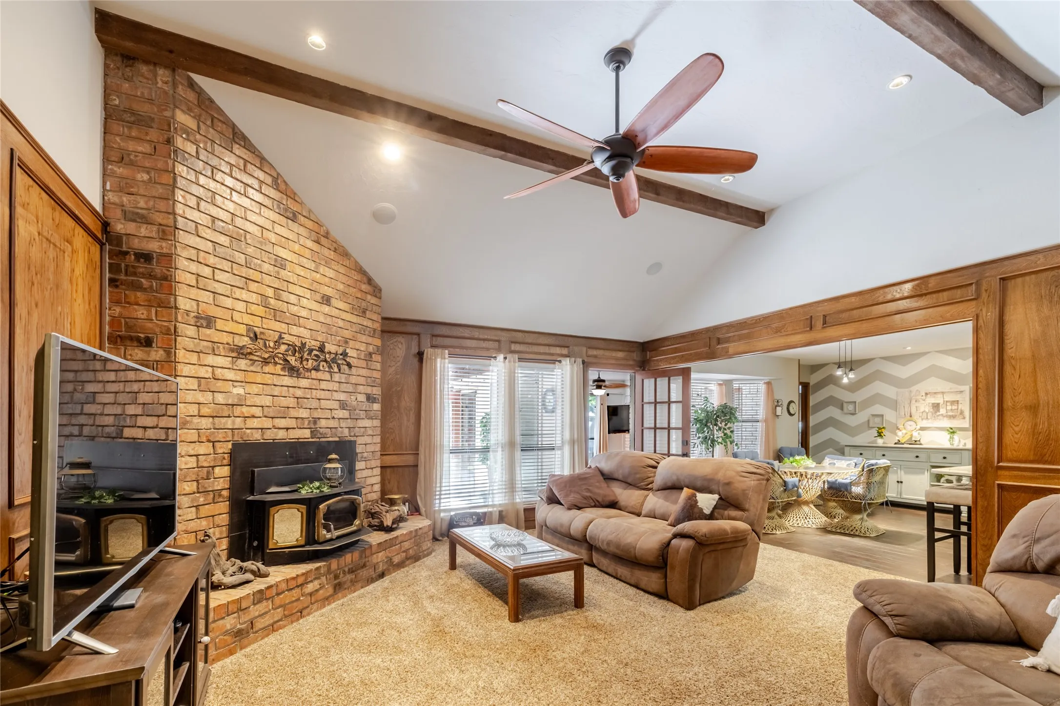 Single Family Residence For Sale in Palo Pinto County , 22 Greenbriar Street, Mineral Wells, Texas 76067, 4 Bedroom, 2 Bathroom, 2 Garage spaces, 2,278 Sqft, built in 1983, mls#21347061, Real Estate Agent in Mineral Wells, Homes For Sale in Palo Pinto county, Homes For Sale in Mineral Wells, Realtor in Mineral Wells Texas, Real Estate Brokerage Independent Realty Texas, Luminita Cordes Realtor