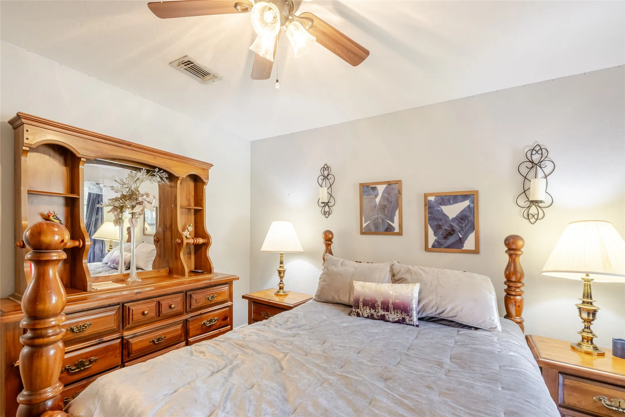 Single Family Residence For Sale in Palo Pinto County , 22 Greenbriar Street, Mineral Wells, Texas 76067, 4 Bedroom, 2 Bathroom, 2 Garage spaces, 2,278 Sqft, built in 1983, mls#21347061, Real Estate Agent in Mineral Wells, Homes For Sale in Palo Pinto county, Homes For Sale in Mineral Wells, Realtor in Mineral Wells Texas, Real Estate Brokerage Independent Realty Texas, Luminita Cordes Realtor