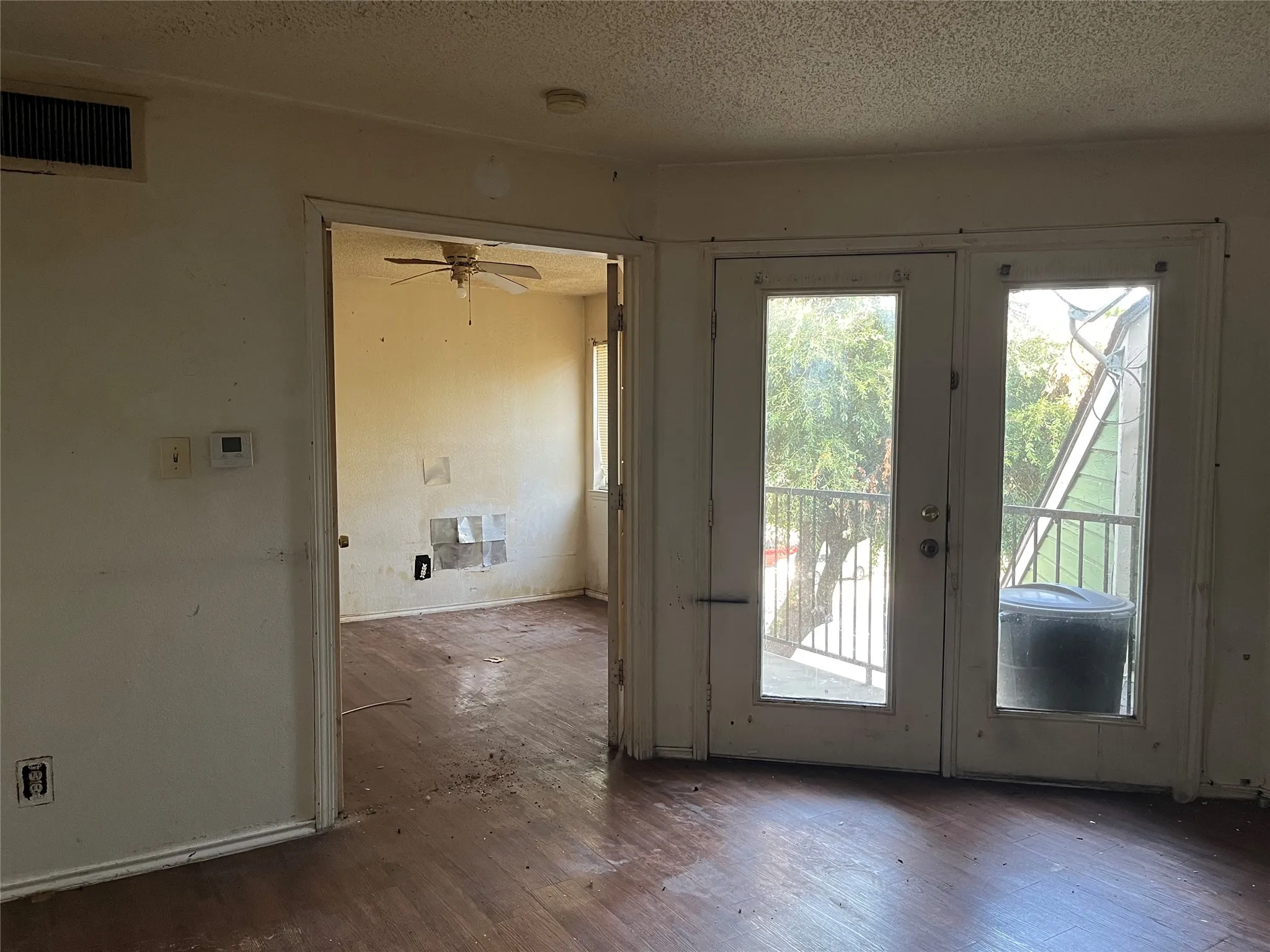 Condominium For Sale in Dallas County , 9823 Walnut Street 303, Dallas, Texas 75243, 1 Bedroom, 1 Bathroom, Garage spaces, 486 Sqft, built in 1982, mls#21342791, Real Estate Agent in Dallas, Homes For Sale in Dallas county, Homes For Sale in Dallas, Realtor in Dallas Texas, Real Estate Brokerage Independent Realty Texas, Luminita Cordes Realtor