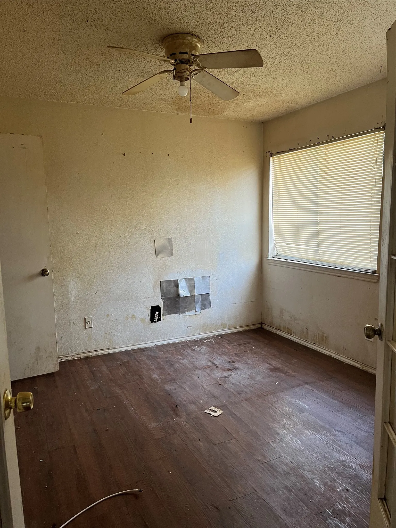 Condominium For Sale in Dallas County , 9823 Walnut Street 303, Dallas, Texas 75243, 1 Bedroom, 1 Bathroom, Garage spaces, 486 Sqft, built in 1982, mls#21342791, Real Estate Agent in Dallas, Homes For Sale in Dallas county, Homes For Sale in Dallas, Realtor in Dallas Texas, Real Estate Brokerage Independent Realty Texas, Luminita Cordes Realtor